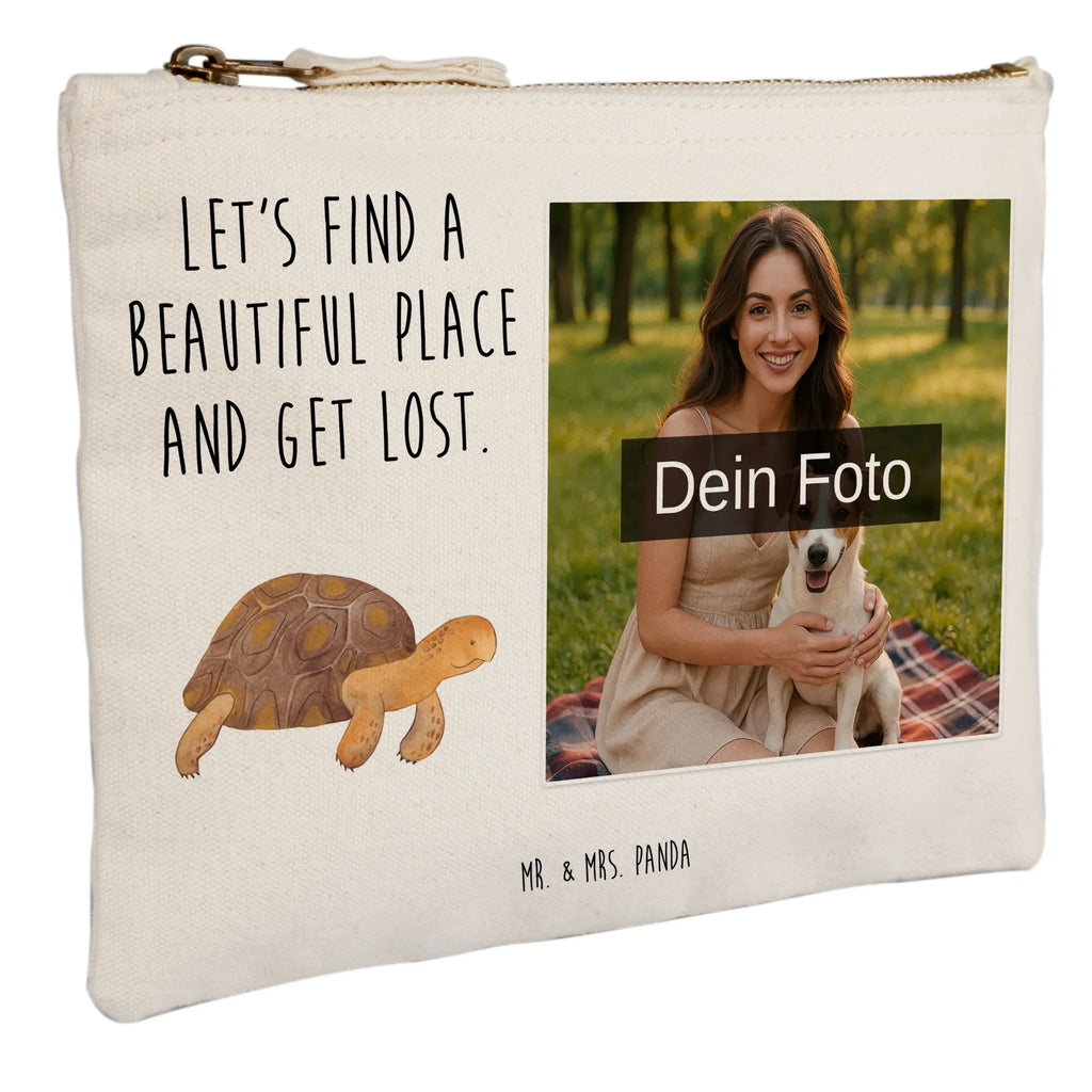Personalisierte Foto Schminktasche Schildkröte Marschieren Make-Up Tasche Mit Foto, Kosmetiktasche Organizer Mit Foto, Schminktasche Zum Aufhängen Mit Bild, Schminktasche Nachhaltig Mit Bild, Personalisierte Schminktasche Mit Foto, Schminktasche Mit Fächern Und Bild, Schminktasche Für Mädchen Mit Foto, Stifteaufbewahrung Mit Bild, Schminktasche Stoff Mit Eigenem Foto, Kulturbeutel Damen Mit Foto, Schminktasche Mit Foto, Kosmetiktasche Damen Mit Bild, Kosmetiktasche Mit Foto, Schminktasche Leder Mit Fotodruck, Schminktasche Für Teenager Mit Bild, Schminktasche Mit Reißverschluss Und Foto, Schminktasche Mit Muster Und Foto, Schminktasche Blumen Mit Foto, Schminktasche Tiermotiv Mit Eigenem Bild, Kosmetiktasche Für Handtasche Mit Foto, Schminktäschchen Mit Bild, Schminktasche Groß Mit Bild, Schminktasche Mit Wunschfoto, Schminktasche Mit Eigenem Bild, Aufbewahrung Für Schminke Mit Foto, Kosmetiktasche Zum Mitnehmen Mit Bild, Schminkbeutel Mit Fotodruck, Schminktasche Für Unterwegs Mit Foto, Reise-Kosmetiktasche Mit Eigenem Motiv, Schminktasche Klein Mit Foto, Schminktasche Reise Mit Foto, Schminktasche Geschenk Mit Foto, Stiftetasche Mit Eigenem Foto, Meerestiere, Meer, Urlaub, Inspiration, Abenteuer, Schildkröte, Schildkröten, Reiselust, Motivation, get lost, Neustart, Lieblingsmensch