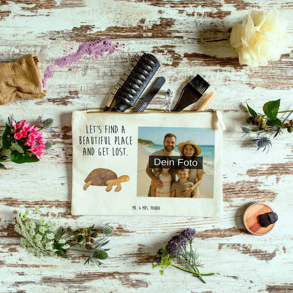 Personalisierte Foto Schminktasche Schildkröte Marschieren Make-Up Tasche Mit Foto, Kosmetiktasche Organizer Mit Foto, Schminktasche Zum Aufhängen Mit Bild, Schminktasche Nachhaltig Mit Bild, Personalisierte Schminktasche Mit Foto, Schminktasche Mit Fächern Und Bild, Schminktasche Für Mädchen Mit Foto, Stifteaufbewahrung Mit Bild, Schminktasche Stoff Mit Eigenem Foto, Kulturbeutel Damen Mit Foto, Schminktasche Mit Foto, Kosmetiktasche Damen Mit Bild, Kosmetiktasche Mit Foto, Schminktasche Leder Mit Fotodruck, Schminktasche Für Teenager Mit Bild, Schminktasche Mit Reißverschluss Und Foto, Schminktasche Mit Muster Und Foto, Schminktasche Blumen Mit Foto, Schminktasche Tiermotiv Mit Eigenem Bild, Kosmetiktasche Für Handtasche Mit Foto, Schminktäschchen Mit Bild, Schminktasche Groß Mit Bild, Schminktasche Mit Wunschfoto, Schminktasche Mit Eigenem Bild, Aufbewahrung Für Schminke Mit Foto, Kosmetiktasche Zum Mitnehmen Mit Bild, Schminkbeutel Mit Fotodruck, Schminktasche Für Unterwegs Mit Foto, Reise-Kosmetiktasche Mit Eigenem Motiv, Schminktasche Klein Mit Foto, Schminktasche Reise Mit Foto, Schminktasche Geschenk Mit Foto, Stiftetasche Mit Eigenem Foto, Meerestiere, Meer, Urlaub, Inspiration, Abenteuer, Schildkröte, Schildkröten, Reiselust, Motivation, get lost, Neustart, Lieblingsmensch