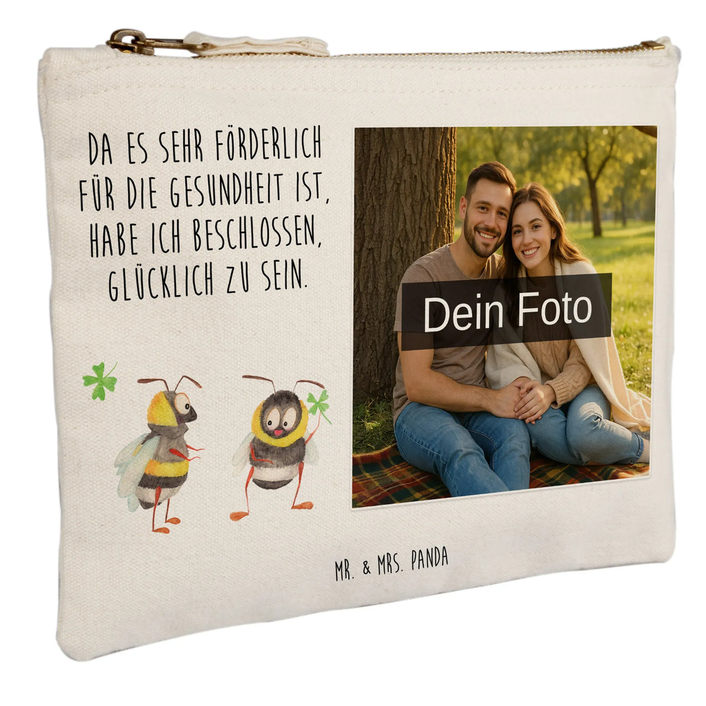 Personalisierte Foto Schminktasche Hummeln Kleeblatt Schminktasche Für Mädchen Mit Foto, Schminktasche Zum Aufhängen Mit Bild, Schminktasche Blumen Mit Foto, Kosmetiktasche Mit Foto, Schminktasche Stoff Mit Eigenem Foto, Schminktäschchen Mit Bild, Schminktasche Mit Muster Und Foto, Stiftetasche Mit Eigenem Foto, Schminktasche Groß Mit Bild, Schminktasche Geschenk Mit Foto, Schminktasche Mit Fächern Und Bild, Schminktasche Nachhaltig Mit Bild, Schminktasche Für Unterwegs Mit Foto, Schminktasche Mit Wunschfoto, Kulturbeutel Damen Mit Foto, Schminkbeutel Mit Fotodruck, Kosmetiktasche Organizer Mit Foto, Stifteaufbewahrung Mit Bild, Schminktasche Reise Mit Foto, Schminktasche Mit Eigenem Bild, Kosmetiktasche Für Handtasche Mit Foto, Personalisierte Schminktasche Mit Foto, Kosmetiktasche Damen Mit Bild, Aufbewahrung Für Schminke Mit Foto, Schminktasche Leder Mit Fotodruck, Schminktasche Mit Reißverschluss Und Foto, Kosmetiktasche Zum Mitnehmen Mit Bild, Schminktasche Mit Foto, Schminktasche Tiermotiv Mit Eigenem Bild, Schminktasche Klein Mit Foto, Reise-Kosmetiktasche Mit Eigenem Motiv, Schminktasche Für Teenager Mit Bild, Make-Up Tasche Mit Foto, Tiermotive, Gute Laune, lustige Sprüche, Tiere, Spruch positiv, Spruch schön, Hummel, Biene Deko, Spruch fröhlich, glücklich sein, glücklich werden, Biene