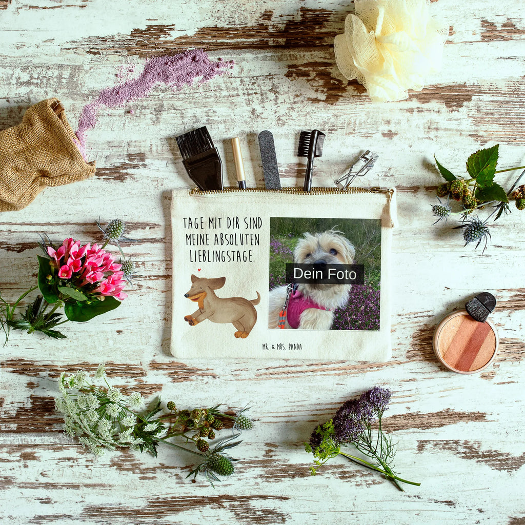 Personalisierte Foto Schminktasche Hund Dackel Kosmetiktasche Damen Mit Bild, Schminktasche Mit Foto, Schminktasche Klein Mit Foto, Kulturbeutel Damen Mit Foto, Schminktäschchen Mit Bild, Kosmetiktasche Zum Mitnehmen Mit Bild, Schminktasche Für Teenager Mit Bild, Schminktasche Leder Mit Fotodruck, Schminktasche Nachhaltig Mit Bild, Schminktasche Geschenk Mit Foto, Kosmetiktasche Für Handtasche Mit Foto, Schminktasche Mit Reißverschluss Und Foto, Schminktasche Mit Eigenem Bild, Reise-Kosmetiktasche Mit Eigenem Motiv, Schminktasche Blumen Mit Foto, Stiftetasche Mit Eigenem Foto, Schminktasche Mit Muster Und Foto, Kosmetiktasche Organizer Mit Foto, Personalisierte Schminktasche Mit Foto, Schminktasche Mit Wunschfoto, Schminktasche Für Mädchen Mit Foto, Schminktasche Zum Aufhängen Mit Bild, Schminktasche Mit Fächern Und Bild, Schminktasche Tiermotiv Mit Eigenem Bild, Stifteaufbewahrung Mit Bild, Schminktasche Stoff Mit Eigenem Foto, Aufbewahrung Für Schminke Mit Foto, Schminktasche Reise Mit Foto, Schminkbeutel Mit Fotodruck, Schminktasche Für Unterwegs Mit Foto, Make-Up Tasche Mit Foto, Kosmetiktasche Mit Foto, Schminktasche Groß Mit Bild, Hund, Hundemotiv, Haustier, Hunderasse, Tierliebhaber, Hundebesitzer, Sprüche, happy dog, Dackel, Dachshund, Hunde