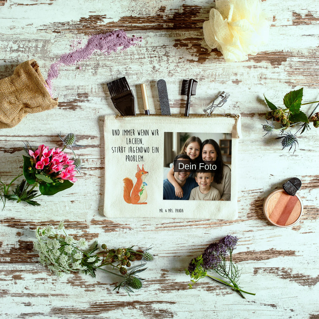 Personalisierte Foto Schminktasche Eichhörnchen Blume Kosmetiktasche Mit Foto, Schminktasche Für Mädchen Mit Foto, Aufbewahrung Für Schminke Mit Foto, Schminktasche Tiermotiv Mit Eigenem Bild, Make-Up Tasche Mit Foto, Schminktasche Stoff Mit Eigenem Foto, Schminktasche Mit Muster Und Foto, Schminktasche Mit Reißverschluss Und Foto, Kosmetiktasche Zum Mitnehmen Mit Bild, Schminktasche Mit Foto, Schminktasche Mit Eigenem Bild, Schminktasche Für Teenager Mit Bild, Schminktasche Blumen Mit Foto, Schminktasche Mit Wunschfoto, Schminktasche Klein Mit Foto, Personalisierte Schminktasche Mit Foto, Kosmetiktasche Damen Mit Bild, Kulturbeutel Damen Mit Foto, Schminktasche Reise Mit Foto, Schminktasche Zum Aufhängen Mit Bild, Schminktasche Geschenk Mit Foto, Stifteaufbewahrung Mit Bild, Schminkbeutel Mit Fotodruck, Schminktäschchen Mit Bild, Schminktasche Mit Fächern Und Bild, Schminktasche Leder Mit Fotodruck, Schminktasche Nachhaltig Mit Bild, Kosmetiktasche Organizer Mit Foto, Reise-Kosmetiktasche Mit Eigenem Motiv, Schminktasche Für Unterwegs Mit Foto, Kosmetiktasche Für Handtasche Mit Foto, Schminktasche Groß Mit Bild, Stiftetasche Mit Eigenem Foto, Tiermotive, Gute Laune, lustige Sprüche, Tiere, Eichhörnchen, Eichhorn, Motivation Bilder, Lachen, Spaß, glücklich Spruch, Motivation Sprüche, Spruch positiv, Spruch Deko