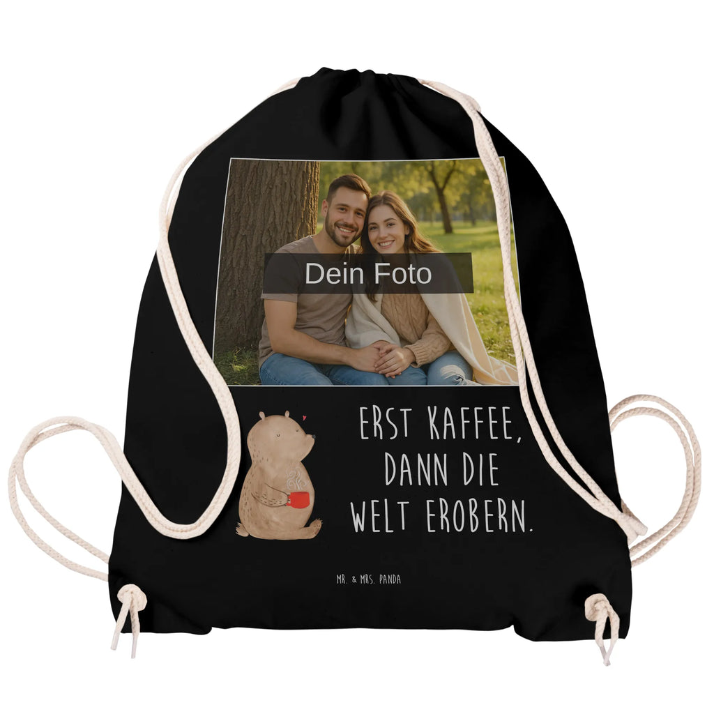 Personalisierter Foto Sportbeutel Bär Kaffee Foto Turnbeutel Mädchen, Weißer Sportbeutel Mit Bild, Waschbarer Sportbeutel Mit Foto, Sportbeutel Selbst Gestalten Mit Foto, Sportbeutel Mit Eigenem Bild, Sportbeutel Mit Urlaubsbild, Leichter Sportbeutel Mit Bild, Sportbeutel Für Kita Mit Wunschbild, Sportbeutel Mit Wunschfoto, Sportbeutel Für Schule Mit Foto, Sportbeutel Für Erwachsene Mit Foto, Schwarzer Sportbeutel Mit Wunschfoto, Foto Turnbeutel Jungen, Sportbeutel Mit Bild Und Namen, Geschenkidee Sportbeutel Mit Eigenem Foto, Sportbeutel Mit Foto Für Sport Und Freizeit, Turnbeutel Mit Foto, Sportbeutel Mit Foto Und Text, Sportbeutel Bedruckt Mit Foto, Sportbeutel Mit Foto, Sportbeutel Mit Familienfoto, Faltbarer Sportbeutel Mit Wunschbild, Öko Sportbeutel Mit Foto, Bunter Sportbeutel Mit Foto, Personalisierter Sportbeutel Mit Foto, Sportbeutel Mit Fotodruck, Sportbeutel Mit Haustierfoto, Gymbag Mit Bild, Foto Sportbeutel Für Kinder, Sportrucksack Mit Foto, Bär, Teddy, Teddybär, Welt erobern, Morgenroutine, Motivation, guten Morgen, Kaffee, Welt retten, Coffee, Bären