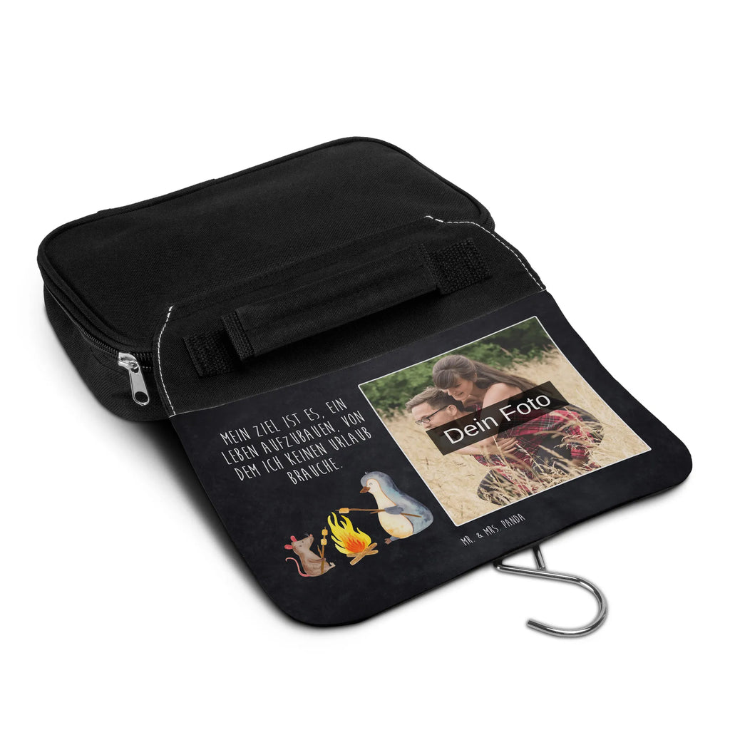 Personalisierter Foto Kulturbeutel Pinguin Lagerfeuer Kulturbeutel Mit Kinderbild, Kulturbeutel Mit Spiegel Und Wunschbild, Kulturbeutel Stoff Mit Foto, Kulturbeutel Mit Reißverschluss Und Foto, Kompakter Kulturbeutel Mit Wunschfoto, Filz Kulturbeutel Mit Wunschbild, Kulturbeutel Kinder Mit Wunschfoto, Fotogeschenk Kulturbeutel, Kulturbeutel Mit Foto, Necessaire Mit Bild, Wasserdichter Kulturbeutel Mit Bild, Kulturbeutel Groß Mit Foto, Kulturbeutel Damen Mit Foto, Kulturbeutel Klein Mit Bild, Kosmetiktasche Mit Foto, Leder Kulturbeutel Mit Foto, Personalisierter Kulturbeutel Mit Wunschfoto, Kulturbeutel Mit Haken Und Bild, Waschbeutel Mit Eigenem Foto, Kulturbeutel Selbst Gestalten Mit Foto, Toilettentasche Mit Wunschbild, Kulturbeutel Zum Aufhängen Mit Foto, Kulturtasche Mit Bild, Nachhaltiger Kulturbeutel Mit Wunschfoto, Kulturbeutel Mit Fächern Und Foto, Kulturbeutel Mit Urlaubserinnerung, Transparenter Kulturbeutel Mit Foto, Kunststoff Kulturbeutel Mit Foto, Kulturbeutel Mit Familienfoto, Kulturbeutel Als Geschenk Mit Wunschfoto, Kulturbeutel Herren Mit Bild, Kulturbeutel Für Reisen Mit Foto, Kulturbeutel Mit Haustierfoto, Reisebeutel Mit Foto, Kulturbeutel Baumwolle Mit Wunschbild, Kulturbeutel Set Mit Wunschfoto, Pinguin, grillen, Lebensmotivation, Maus, Arbeit, Leben, Feuer, Neustart, Büro, Job, Motivation, Lagerfeuer, Marshmallows, Liebe, Pinguine, Lebensspruch, Büroalltag