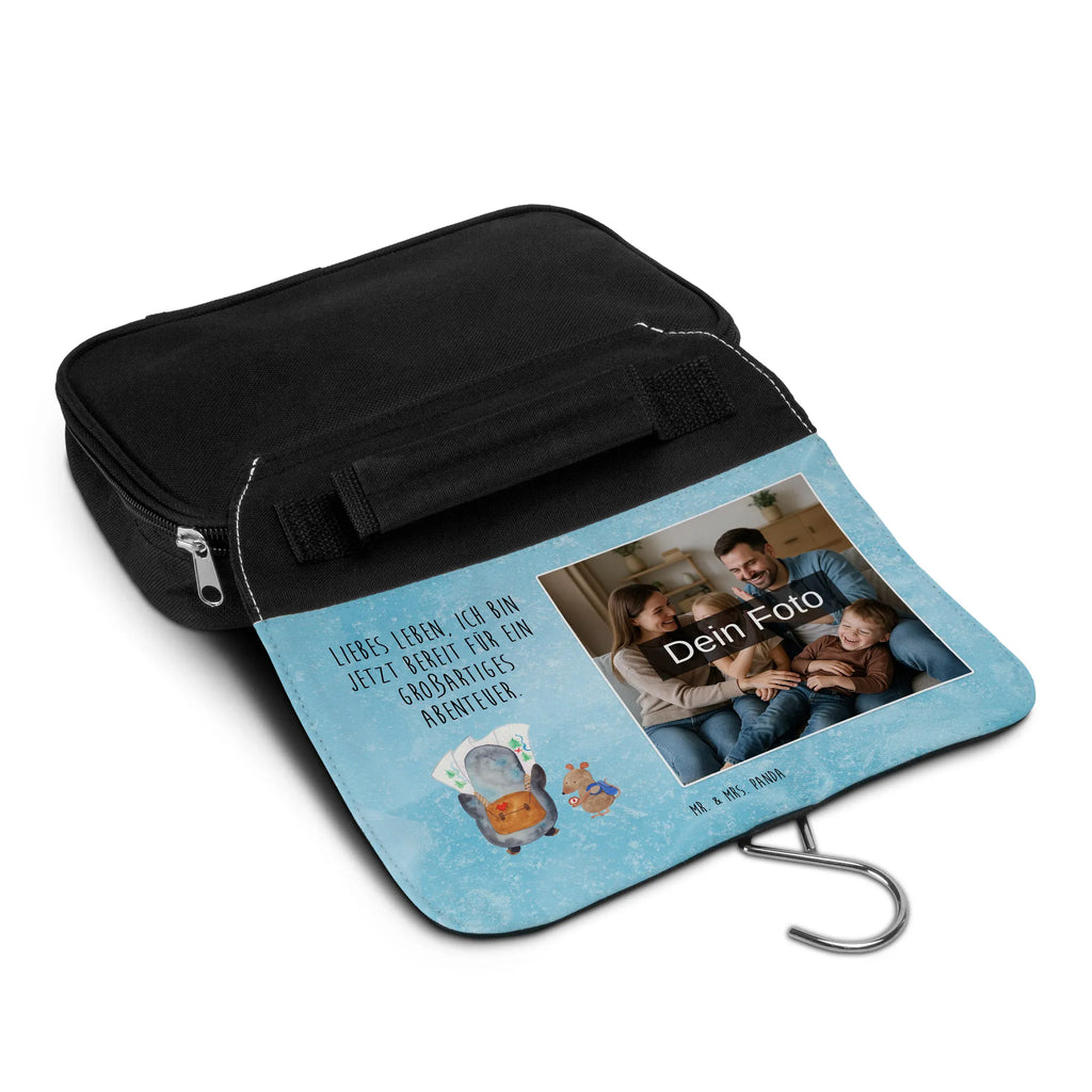 Personalisierter Foto Kulturbeutel Pinguin & Maus Wanderer Waschbeutel Mit Eigenem Foto, Nachhaltiger Kulturbeutel Mit Wunschfoto, Kulturbeutel Mit Kinderbild, Wasserdichter Kulturbeutel Mit Bild, Kulturbeutel Kinder Mit Wunschfoto, Necessaire Mit Bild, Kulturbeutel Mit Haken Und Bild, Kulturbeutel Mit Haustierfoto, Kulturbeutel Damen Mit Foto, Kulturbeutel Mit Reißverschluss Und Foto, Toilettentasche Mit Wunschbild, Kulturbeutel Als Geschenk Mit Wunschfoto, Kulturbeutel Mit Urlaubserinnerung, Kulturbeutel Zum Aufhängen Mit Foto, Kunststoff Kulturbeutel Mit Foto, Kulturbeutel Selbst Gestalten Mit Foto, Kulturbeutel Für Reisen Mit Foto, Kulturbeutel Mit Foto, Filz Kulturbeutel Mit Wunschbild, Kulturbeutel Mit Fächern Und Foto, Fotogeschenk Kulturbeutel, Transparenter Kulturbeutel Mit Foto, Kulturbeutel Mit Familienfoto, Leder Kulturbeutel Mit Foto, Kompakter Kulturbeutel Mit Wunschfoto, Personalisierter Kulturbeutel Mit Wunschfoto, Kulturbeutel Herren Mit Bild, Kulturtasche Mit Bild, Kosmetiktasche Mit Foto, Kulturbeutel Stoff Mit Foto, Reisebeutel Mit Foto, Kulturbeutel Baumwolle Mit Wunschbild, Kulturbeutel Groß Mit Foto, Kulturbeutel Mit Spiegel Und Wunschbild, Kulturbeutel Set Mit Wunschfoto, Kulturbeutel Klein Mit Bild, Pinguin, Ausflug, Roadtrip, wandern, Pinguine, Wanderlust, Abenteuer, Abenteurer