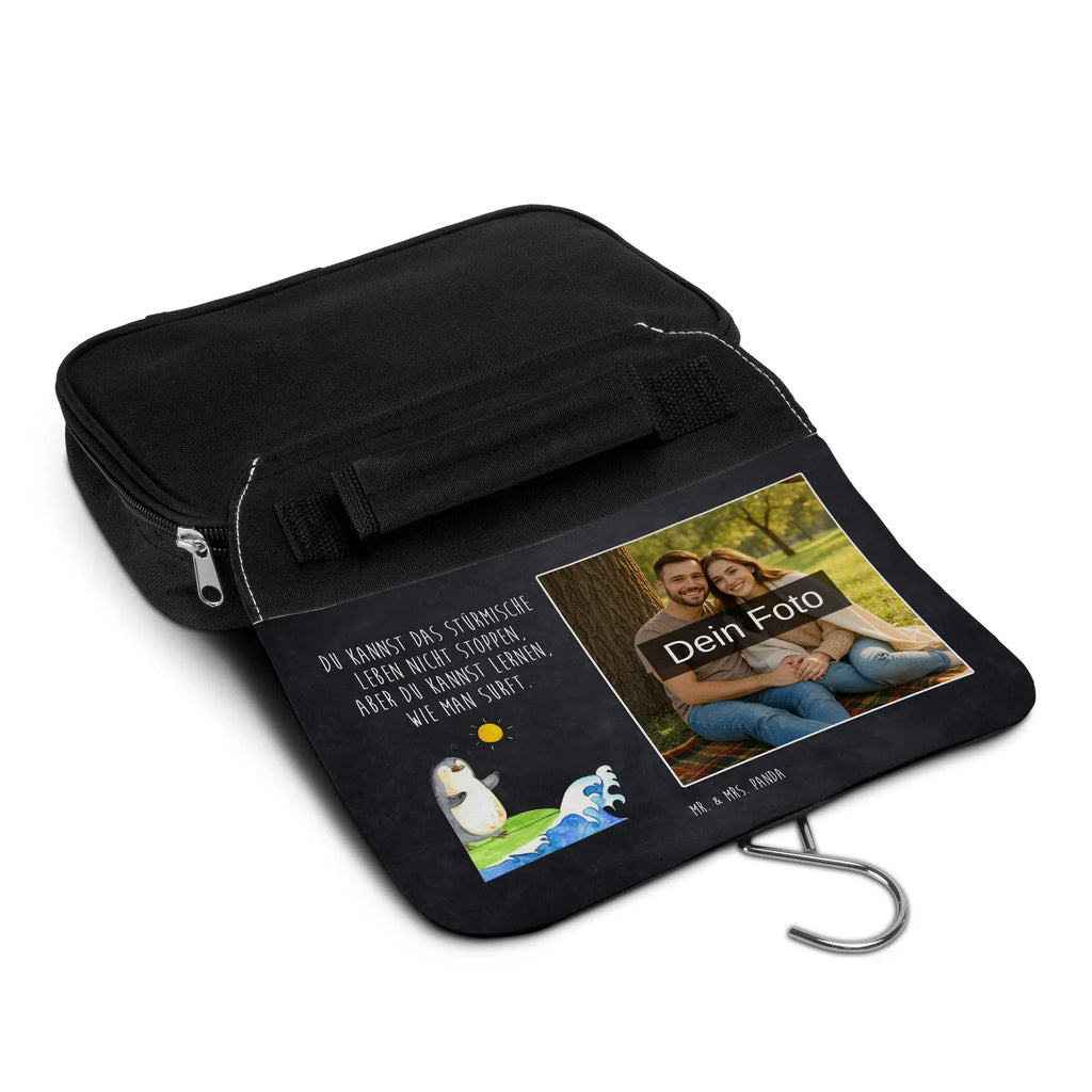 Personalisierter Foto Kulturbeutel Pinguin Surfer Kulturbeutel Kinder Mit Wunschfoto, Kulturbeutel Herren Mit Bild, Kulturbeutel Mit Haken Und Bild, Kosmetiktasche Mit Foto, Kulturbeutel Mit Kinderbild, Fotogeschenk Kulturbeutel, Kulturbeutel Als Geschenk Mit Wunschfoto, Necessaire Mit Bild, Kulturbeutel Set Mit Wunschfoto, Personalisierter Kulturbeutel Mit Wunschfoto, Kulturbeutel Mit Spiegel Und Wunschbild, Leder Kulturbeutel Mit Foto, Kulturtasche Mit Bild, Kulturbeutel Selbst Gestalten Mit Foto, Kulturbeutel Stoff Mit Foto, Kulturbeutel Groß Mit Foto, Kulturbeutel Mit Fächern Und Foto, Kulturbeutel Baumwolle Mit Wunschbild, Kulturbeutel Zum Aufhängen Mit Foto, Kulturbeutel Mit Haustierfoto, Wasserdichter Kulturbeutel Mit Bild, Kulturbeutel Mit Reißverschluss Und Foto, Kunststoff Kulturbeutel Mit Foto, Kulturbeutel Mit Familienfoto, Kulturbeutel Für Reisen Mit Foto, Waschbeutel Mit Eigenem Foto, Filz Kulturbeutel Mit Wunschbild, Kulturbeutel Mit Urlaubserinnerung, Reisebeutel Mit Foto, Kompakter Kulturbeutel Mit Wunschfoto, Toilettentasche Mit Wunschbild, Transparenter Kulturbeutel Mit Foto, Kulturbeutel Mit Foto, Kulturbeutel Damen Mit Foto, Kulturbeutel Klein Mit Bild, Nachhaltiger Kulturbeutel Mit Wunschfoto, Pinguin, Urlaub, Hawaii, Pinguine, Wellen, Portugal, surfen, Surfer, Wellen reiten