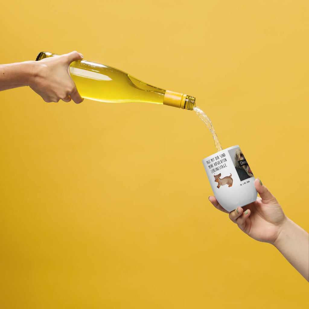 Personalisierter Foto Weinbecher Hund Dackel Weinbecher Mit Familienfoto, Weinbecher Mit Urlaubsbild, Trinkbecher Wein Mit Bild, Becher Für Wein Mit Fotomotiv, Weinbecher Mit Lieblingsfoto, Weinglas Für Zuhause Mit Fotomotiv, Thermo-Weinbecher Mit Bild, Weinkelch Aus Glas Mit Fotodruck, Klassisches Weinglas Mit Wunschbild, Personalisierter Weinbecher Mit Bild, Reise-Weinbecher Mit Foto, Weinglas Für Party Mit Bild, Weinbecher Mit Foto, Modernes Weinglas Mit Eigenem Foto, Weinbecher Mit Collage, Foto-Becher Für Weinliebhaber, Weinbecher Mit Haustierfoto, Umweltfreundliches Weinglas Mit Wunschfoto, Geschenk-Weinbecher Mit Foto, Weinbecher Aus Edelstahl Mit Foto, Weinbecher Mit Wunschfoto, Kelchglas Mit Eigenem Foto, Weinglas Mit Fotodruck, Öko Weinglas Mit Foto, Spülmaschinenfestes Weinglas Mit Bild, Stapelbares Weinglas Mit Fotodruck, Weinbecher Für Picknick Mit Wunschfoto, Bambus-Weinbecher Mit Foto, Acryl-Weinbecher Mit Fotodruck, Fotogeschenk Weinbecher, Mundgeblasenes Weinglas Mit Foto, Kristallglas Mit Wunschfoto, Kunststoff-Weinglas Mit Wunschfoto, Weinbecher Für Camping Mit Fotodruck, Universalglas Mit Fotomotiv, Foto-Weinglas Für Hochzeit, Rustikaler Weinbecher Mit Foto, Hund, Hundemotiv, Haustier, Hunderasse, Tierliebhaber, Hundebesitzer, Sprüche, Dackel, Hunde, happy dog, Dachshund