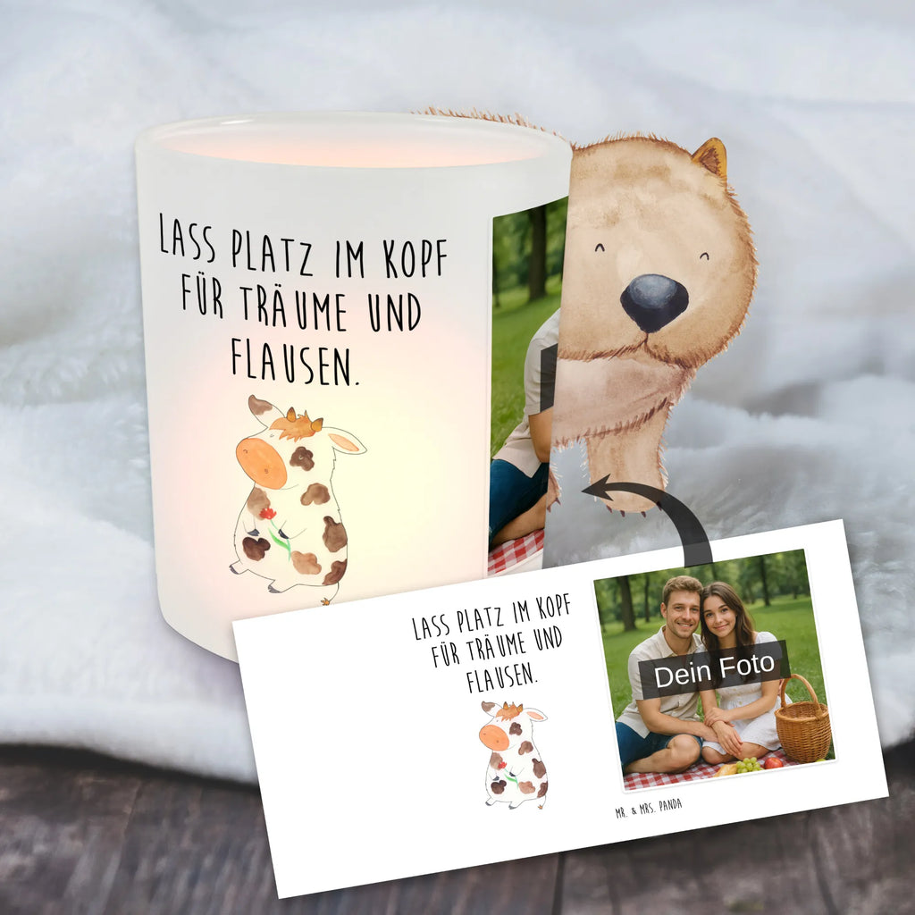 Personalisiertes Foto Windlicht Kuh Windlicht Handgemacht, Teelichthalter Outdoor mit Foto, Windlicht Für Draußen, Windlichter mit Foto, Windlicht Nachhaltig, Windlicht Romantisch, Windlicht Modern, Windlicht Design, Windlicht Boho, Windlicht Garten mit Foto, Windlicht Vintage mit Foto, Windlicht Groß, Windlicht Terrasse, Windlicht Laterne, Teelichthalter mit Wunschfoto, Teelichthalter mit Foto, Windlicht Balkon, Windlicht Wohnzimmer, Windlicht mit Foto, Windlicht Draußen selber gestalten, Teelichthalter für draußen selber gestalten, Windlicht Kerzenhalter, Windlicht Skandinavisch, Foto Teelichthalter, Windlicht Glas mit Wunschfoto, Windlicht Outdoor, Teelicht Glas mit Foto, Windlicht Klein, Windlicht Dekoration mit Foto, Windlicht Geschenk, Bauernhof, Hoftiere, Landwirt, Landwirtin, Magie, Hof, Kühe, Milch, Spruch, Kuh, Motivtion, Milchkuh, Flausen, Träume