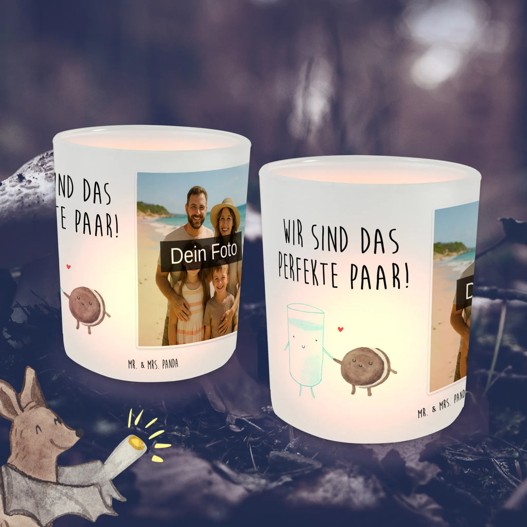Personalisiertes Foto Windlicht Milch Keks Windlicht Kerzenhalter, Windlicht Geschenk, Teelicht Glas mit Foto, Windlicht Handgemacht, Windlicht Modern, Windlicht Skandinavisch, Windlicht Balkon, Windlicht Für Draußen, Windlicht Wohnzimmer, Windlicht Vintage mit Foto, Windlicht Terrasse, Windlicht Outdoor, Teelichthalter für draußen selber gestalten, Teelichthalter mit Foto, Windlicht Boho, Windlicht Laterne, Foto Teelichthalter, Windlichter mit Foto, Windlicht Design, Windlicht Romantisch, Windlicht Dekoration mit Foto, Windlicht mit Foto, Windlicht Draußen selber gestalten, Windlicht Garten mit Foto, Teelichthalter Outdoor mit Foto, Windlicht Groß, Teelichthalter mit Wunschfoto, Windlicht Glas mit Wunschfoto, Windlicht Klein, Windlicht Nachhaltig, Tiermotive, Gute Laune, lustige Sprüche, Tiere, Kekse, Kaffee, Motiv süß, romantisch, Cookie, Milch, perfektes Paar, Milk, Keks, Einladung Frühstück