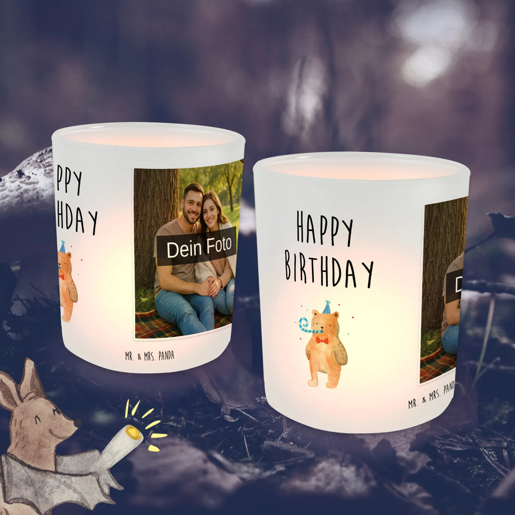 Personalisiertes Foto Windlicht Bär Geburtstag Windlicht Romantisch, Windlicht Outdoor, Teelichthalter Outdoor mit Foto, Windlicht Nachhaltig, Windlicht Glas mit Wunschfoto, Teelicht Glas mit Foto, Teelichthalter mit Wunschfoto, Windlicht Geschenk, Windlicht mit Foto, Windlicht Design, Windlicht Modern, Windlicht Laterne, Windlicht Skandinavisch, Windlicht Terrasse, Windlicht Klein, Windlicht Vintage mit Foto, Windlicht Balkon, Windlicht Handgemacht, Teelichthalter mit Foto, Teelichthalter für draußen selber gestalten, Foto Teelichthalter, Windlicht Garten mit Foto, Windlicht Dekoration mit Foto, Windlichter mit Foto, Windlicht Draußen selber gestalten, Windlicht Kerzenhalter, Windlicht Groß, Windlicht Für Draußen, Windlicht Wohnzimmer, Windlicht Boho, Bär, Teddy, Teddybär, Geburtstag, Happy Birthday, Alles Gute, Glückwunsch
