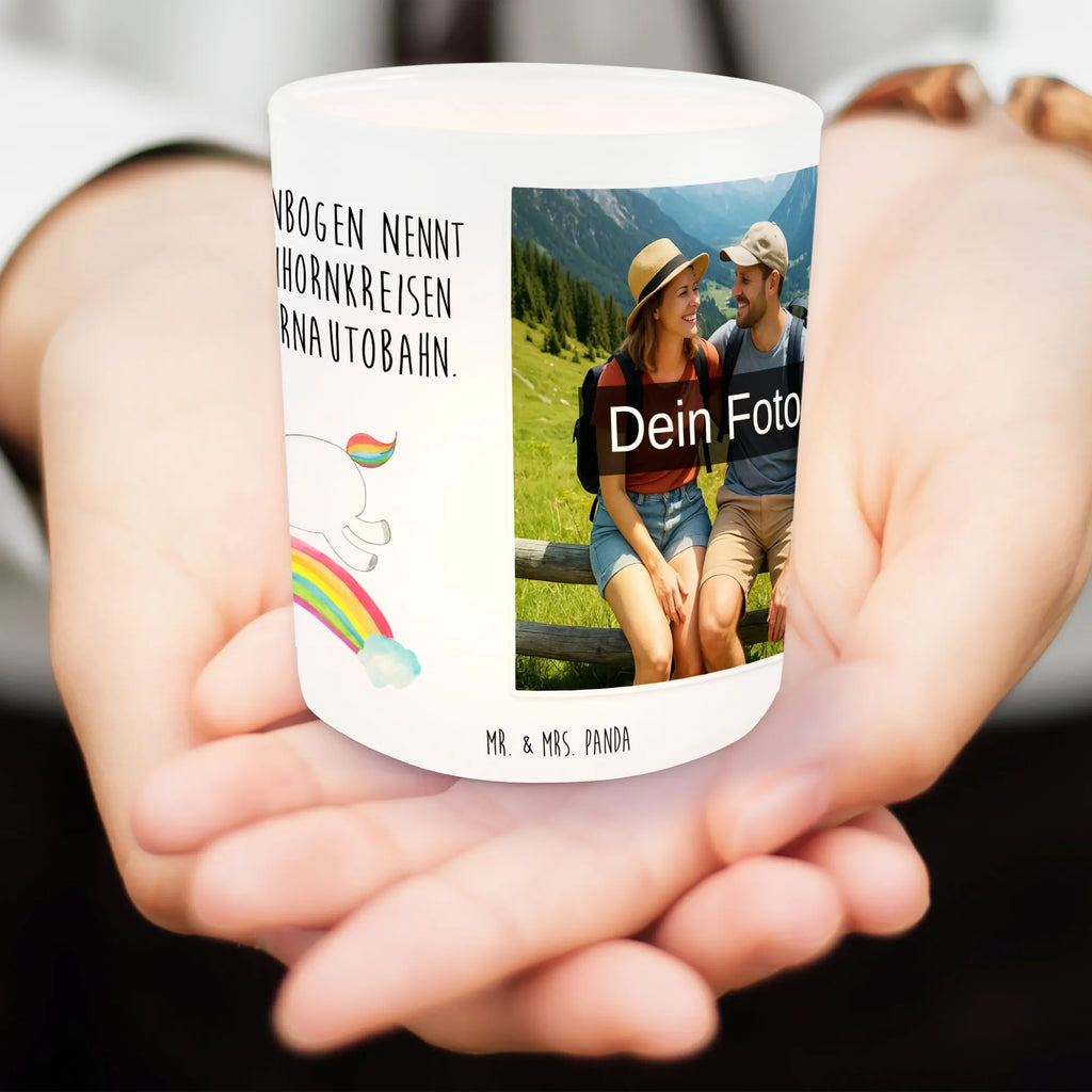 Personalisiertes Foto Windlicht Einhorn Regenbogen Windlicht mit Foto, Windlichter mit Foto, Windlicht Glas mit Wunschfoto, Windlicht Vintage mit Foto, Windlicht Draußen selber gestalten, Windlicht Garten mit Foto, Windlicht Dekoration mit Foto, Windlicht Modern, Windlicht Design, Windlicht Kerzenhalter, Windlicht Groß, Windlicht Klein, Windlicht Für Draußen, Windlicht Laterne, Windlicht Romantisch, Windlicht Skandinavisch, Windlicht Boho, Windlicht Handgemacht, Windlicht Nachhaltig, Windlicht Geschenk, Windlicht Wohnzimmer, Windlicht Balkon, Windlicht Terrasse, Windlicht Outdoor, Teelichthalter mit Foto, Teelicht Glas mit Foto, Teelichthalter Outdoor mit Foto, Teelichthalter für draußen selber gestalten, Teelichthalter mit Wunschfoto, Foto Teelichthalter, Einhorn, Einhörner, Einhorn Deko, Unicorn, Regenbogen, Glitzer, Einhornpower, Erwachsenwerden, Einhornautobahn