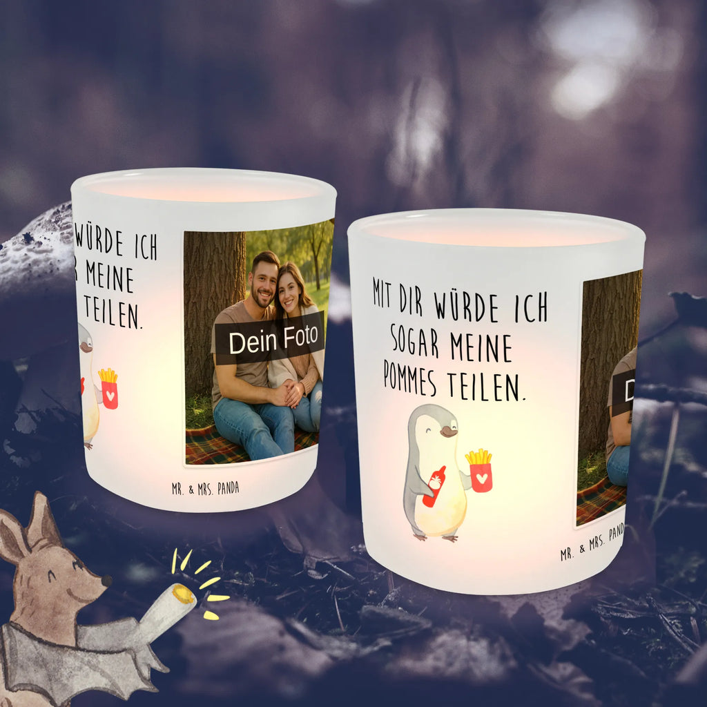Personalisiertes Foto Windlicht Pinguin Pommes Teelichthalter mit Wunschfoto, Windlicht Vintage mit Foto, Teelichthalter mit Foto, Windlicht Balkon, Windlicht Kerzenhalter, Windlicht Klein, Windlicht Draußen selber gestalten, Windlicht Garten mit Foto, Teelicht Glas mit Foto, Windlicht Wohnzimmer, Windlicht Romantisch, Windlicht Dekoration mit Foto, Windlicht Outdoor, Windlicht mit Foto, Windlicht Laterne, Windlicht Terrasse, Windlicht Groß, Foto Teelichthalter, Windlicht Glas mit Wunschfoto, Windlicht Nachhaltig, Teelichthalter für draußen selber gestalten, Windlicht Handgemacht, Windlicht Geschenk, Windlicht Skandinavisch, Windlicht Für Draußen, Windlichter mit Foto, Windlicht Modern, Windlicht Design, Windlicht Boho, Teelichthalter Outdoor mit Foto, Liebe, Partner, Freund, Freundin, Ehemann, Ehefrau, Heiraten, Verlobung, Heiratsantrag, Liebesgeschenk, Jahrestag, Hocheitstag, Geschenk für Partner, Geschenk für Frauen, Mitbringsel, Hochzeitstag, für Ehemann, Valentinstag, Liebesbeweis, Geschenk für Freundin, für Männer