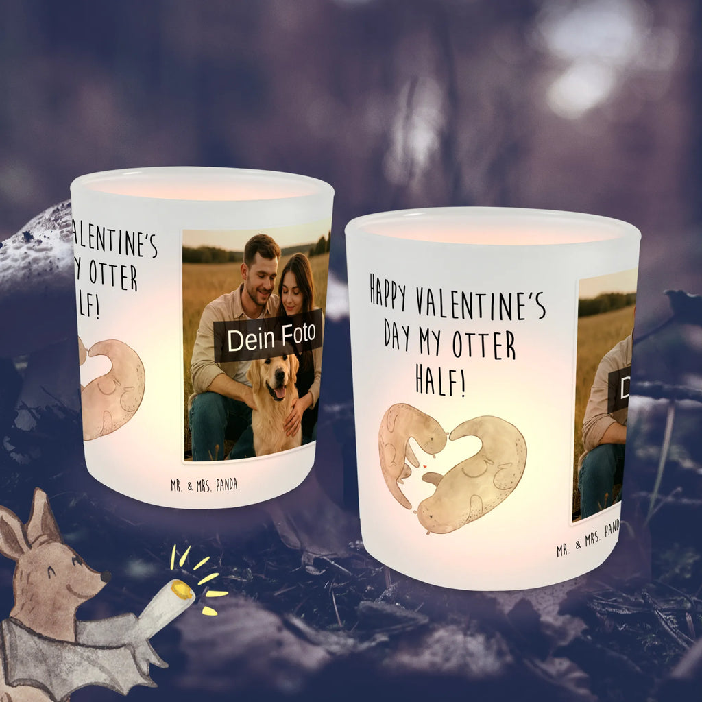 Personalisiertes Foto Windlicht Otter Valentine Windlicht Skandinavisch, Windlicht Laterne, Windlicht Dekoration mit Foto, Teelichthalter mit Foto, Windlicht Romantisch, Teelicht Glas mit Foto, Windlicht Outdoor, Windlicht Garten mit Foto, Windlicht Balkon, Windlicht Für Draußen, Teelichthalter für draußen selber gestalten, Windlicht Draußen selber gestalten, Teelichthalter Outdoor mit Foto, Windlicht Design, Windlicht Kerzenhalter, Windlicht Glas mit Wunschfoto, Windlicht Vintage mit Foto, Windlicht Geschenk, Windlicht Terrasse, Windlicht mit Foto, Teelichthalter mit Wunschfoto, Windlicht Klein, Windlicht Wohnzimmer, Windlichter mit Foto, Windlicht Handgemacht, Foto Teelichthalter, Windlicht Nachhaltig, Windlicht Modern, Windlicht Groß, Windlicht Boho, Liebe, Partner, Freund, Freundin, Ehemann, Ehefrau, Heiraten, Verlobung, Heiratsantrag, Liebesgeschenk, Jahrestag, Hocheitstag, Mitbringsel, Geschenk für Frauen, Liebesbeweis, Valentinstag, Geschenk für Partner, für Männer, für Ehemann, Hochzeitstag, Geschenk für Freundin