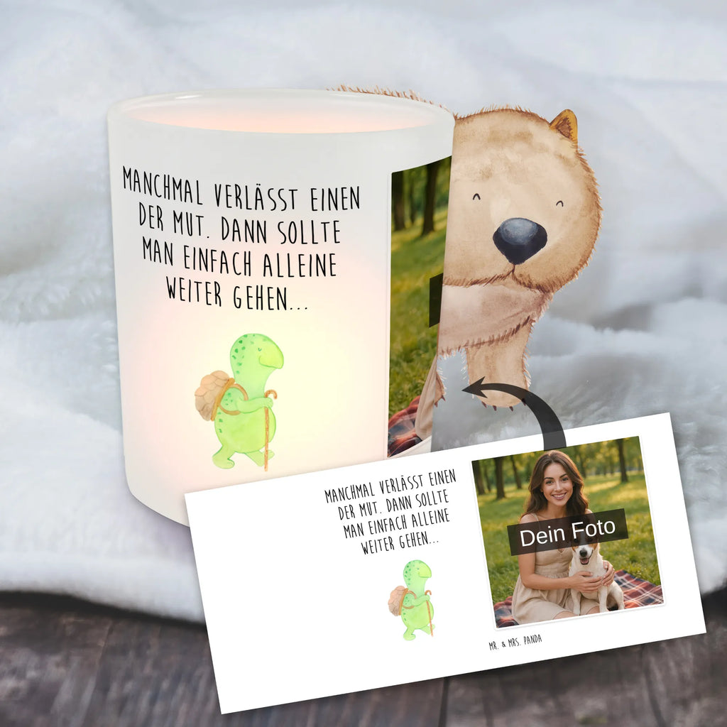 Personalisiertes Foto Windlicht Schildkröte Wanderer Windlicht mit Foto, Windlicht Wohnzimmer, Windlicht Kerzenhalter, Windlicht Skandinavisch, Windlicht Nachhaltig, Windlicht Geschenk, Teelicht Glas mit Foto, Windlicht Design, Windlicht Vintage mit Foto, Windlicht Groß, Teelichthalter mit Wunschfoto, Teelichthalter für draußen selber gestalten, Windlicht Glas mit Wunschfoto, Foto Teelichthalter, Windlichter mit Foto, Windlicht Klein, Windlicht Laterne, Teelichthalter mit Foto, Windlicht Modern, Windlicht Für Draußen, Teelichthalter Outdoor mit Foto, Windlicht Terrasse, Windlicht Balkon, Windlicht Romantisch, Windlicht Draußen selber gestalten, Windlicht Dekoration mit Foto, Windlicht Handgemacht, Windlicht Outdoor, Windlicht Boho, Windlicht Garten mit Foto, Schildkröte, Motivationssprüche, Neuanfang, Motivationsspruch, Motivation, Schildkröten