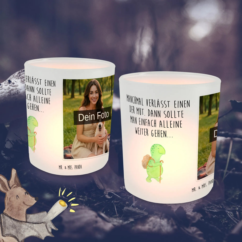 Personalisiertes Foto Windlicht Schildkröte Wanderer Windlicht mit Foto, Windlicht Wohnzimmer, Windlicht Kerzenhalter, Windlicht Skandinavisch, Windlicht Nachhaltig, Windlicht Geschenk, Teelicht Glas mit Foto, Windlicht Design, Windlicht Vintage mit Foto, Windlicht Groß, Teelichthalter mit Wunschfoto, Teelichthalter für draußen selber gestalten, Windlicht Glas mit Wunschfoto, Foto Teelichthalter, Windlichter mit Foto, Windlicht Klein, Windlicht Laterne, Teelichthalter mit Foto, Windlicht Modern, Windlicht Für Draußen, Teelichthalter Outdoor mit Foto, Windlicht Terrasse, Windlicht Balkon, Windlicht Romantisch, Windlicht Draußen selber gestalten, Windlicht Dekoration mit Foto, Windlicht Handgemacht, Windlicht Outdoor, Windlicht Boho, Windlicht Garten mit Foto, Schildkröte, Motivationssprüche, Neuanfang, Motivationsspruch, Motivation, Schildkröten