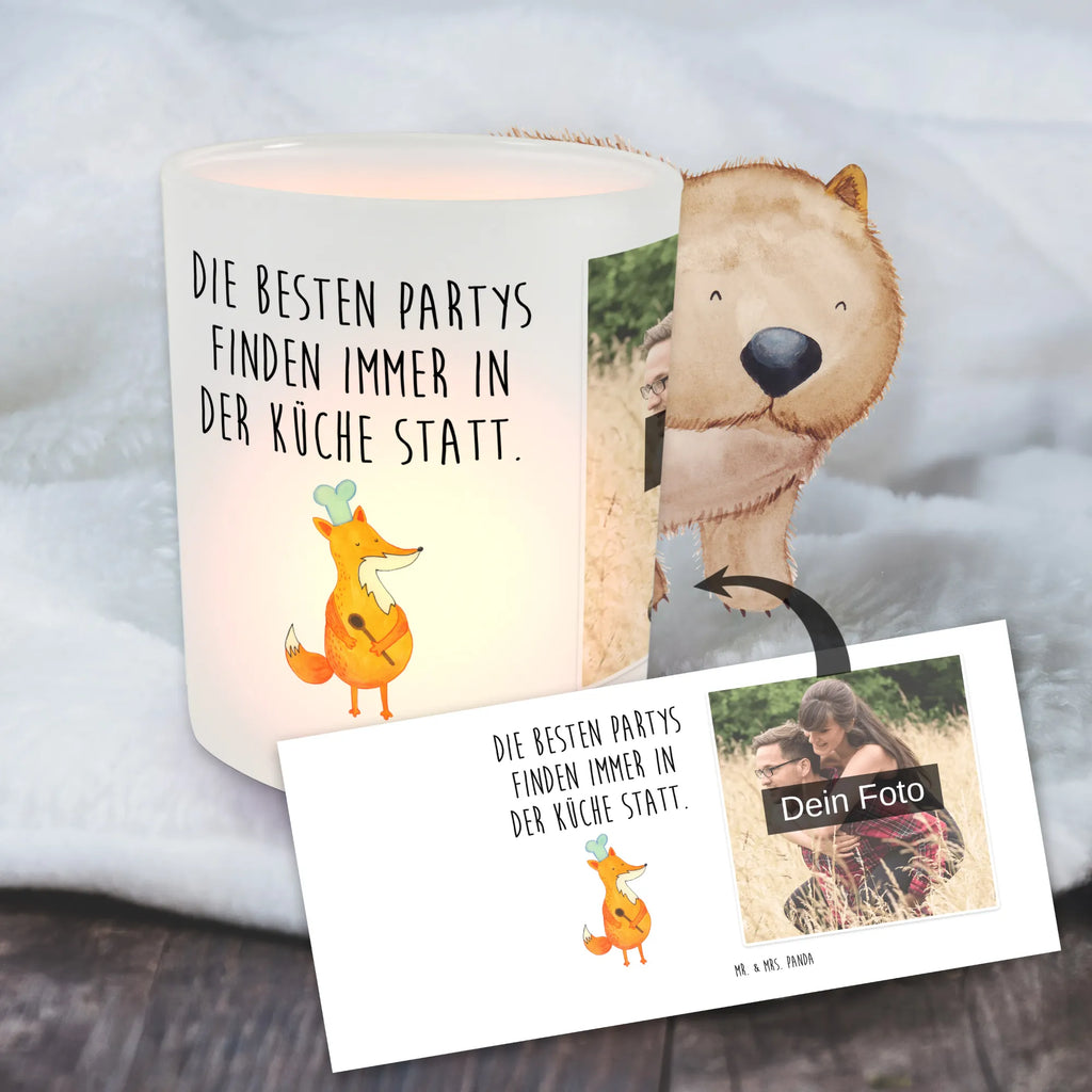 Personalisiertes Foto Windlicht Fuchs Koch Windlicht Terrasse, Windlicht Draußen selber gestalten, Windlichter mit Foto, Windlicht Handgemacht, Windlicht Vintage mit Foto, Windlicht Balkon, Windlicht Klein, Windlicht Glas mit Wunschfoto, Foto Teelichthalter, Windlicht Kerzenhalter, Windlicht Boho, Teelicht Glas mit Foto, Windlicht Für Draußen, Teelichthalter Outdoor mit Foto, Teelichthalter mit Foto, Windlicht Dekoration mit Foto, Windlicht Design, Windlicht Skandinavisch, Windlicht Wohnzimmer, Teelichthalter für draußen selber gestalten, Windlicht Nachhaltig, Windlicht Modern, Windlicht Groß, Windlicht Laterne, Windlicht Geschenk, Windlicht Garten mit Foto, Windlicht mit Foto, Windlicht Romantisch, Windlicht Outdoor, Teelichthalter mit Wunschfoto, Fuchs, Spruch lustig, Bäcker, Köche, Koch Geschenk, Küche Spruch, Füchse, Küche Deko, Party Spruch, witzig