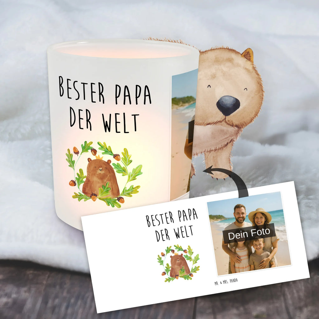 Personalisiertes Foto Windlicht Bär König Windlicht mit Foto, Windlichter mit Foto, Windlicht Glas mit Wunschfoto, Windlicht Vintage mit Foto, Windlicht Draußen selber gestalten, Windlicht Garten mit Foto, Windlicht Dekoration mit Foto, Windlicht Modern, Windlicht Design, Windlicht Kerzenhalter, Windlicht Groß, Windlicht Klein, Windlicht Für Draußen, Windlicht Laterne, Windlicht Romantisch, Windlicht Skandinavisch, Windlicht Boho, Windlicht Handgemacht, Windlicht Nachhaltig, Windlicht Geschenk, Windlicht Wohnzimmer, Windlicht Balkon, Windlicht Terrasse, Windlicht Outdoor, Teelichthalter mit Foto, Teelicht Glas mit Foto, Teelichthalter Outdoor mit Foto, Teelichthalter für draußen selber gestalten, Teelichthalter mit Wunschfoto, Foto Teelichthalter, Bär, Teddy, Teddybär, Papa, Papa Bär, bester Vater, bester Papa, weltbester Papa, Vatertag, Vater, Dad, Daddy, Papi