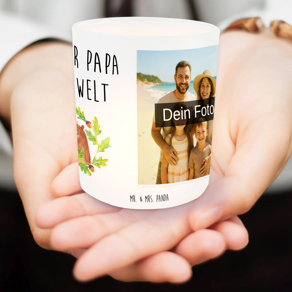 Personalisiertes Foto Windlicht Bär König Windlicht mit Foto, Windlichter mit Foto, Windlicht Glas mit Wunschfoto, Windlicht Vintage mit Foto, Windlicht Draußen selber gestalten, Windlicht Garten mit Foto, Windlicht Dekoration mit Foto, Windlicht Modern, Windlicht Design, Windlicht Kerzenhalter, Windlicht Groß, Windlicht Klein, Windlicht Für Draußen, Windlicht Laterne, Windlicht Romantisch, Windlicht Skandinavisch, Windlicht Boho, Windlicht Handgemacht, Windlicht Nachhaltig, Windlicht Geschenk, Windlicht Wohnzimmer, Windlicht Balkon, Windlicht Terrasse, Windlicht Outdoor, Teelichthalter mit Foto, Teelicht Glas mit Foto, Teelichthalter Outdoor mit Foto, Teelichthalter für draußen selber gestalten, Teelichthalter mit Wunschfoto, Foto Teelichthalter, Bär, Teddy, Teddybär, Papa, Papa Bär, bester Vater, bester Papa, weltbester Papa, Vatertag, Vater, Dad, Daddy, Papi