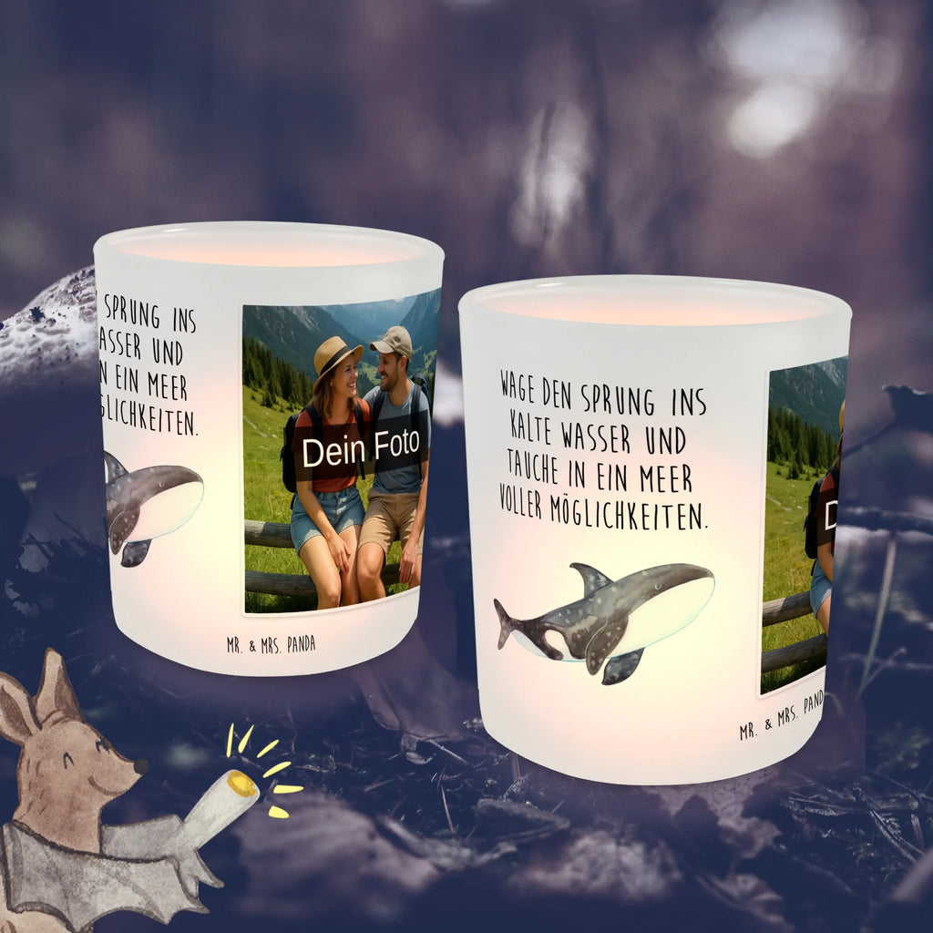 Personalisiertes Foto Windlicht Orca Windlicht Klein, Windlicht Romantisch, Windlicht Draußen selber gestalten, Windlicht Balkon, Windlicht Boho, Windlicht Nachhaltig, Windlicht Vintage mit Foto, Teelichthalter Outdoor mit Foto, Foto Teelichthalter, Windlicht Glas mit Wunschfoto, Windlicht Handgemacht, Windlicht Wohnzimmer, Teelicht Glas mit Foto, Windlichter mit Foto, Windlicht Groß, Windlicht Laterne, Windlicht Terrasse, Windlicht Geschenk, Windlicht Outdoor, Windlicht Design, Windlicht Skandinavisch, Teelichthalter mit Wunschfoto, Windlicht Für Draußen, Windlicht Modern, Teelichthalter für draußen selber gestalten, Windlicht Garten mit Foto, Windlicht Dekoration mit Foto, Teelichthalter mit Foto, Windlicht mit Foto, Windlicht Kerzenhalter, Meerestiere, Meer, Urlaub, Möglichkeiten, Startup, Neustart, Selbstliebe, Arbeit, Büro, Orcas, Killerwal, Motivation, Orca, Wal