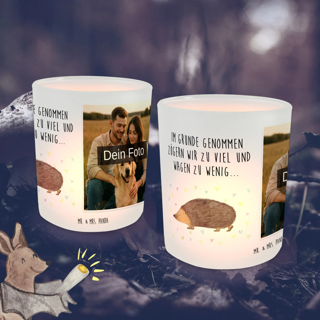 Personalisiertes Foto Windlicht Igel Herzen Windlicht Skandinavisch, Windlichter mit Foto, Windlicht Boho, Foto Teelichthalter, Windlicht Groß, Windlicht Wohnzimmer, Teelichthalter für draußen selber gestalten, Windlicht mit Foto, Windlicht Dekoration mit Foto, Windlicht Draußen selber gestalten, Windlicht Balkon, Windlicht Glas mit Wunschfoto, Windlicht Design, Windlicht Terrasse, Windlicht Geschenk, Teelicht Glas mit Foto, Windlicht Laterne, Windlicht Romantisch, Teelichthalter mit Foto, Teelichthalter Outdoor mit Foto, Windlicht Kerzenhalter, Windlicht Outdoor, Windlicht Für Draußen, Windlicht Garten mit Foto, Windlicht Nachhaltig, Windlicht Vintage mit Foto, Teelichthalter mit Wunschfoto, Windlicht Modern, Windlicht Handgemacht, Windlicht Klein, Tiermotive, Gute Laune, lustige Sprüche, Tiere, Kuss, Vertrauen, Liebe, Leben, Herz, Igel, Herzen