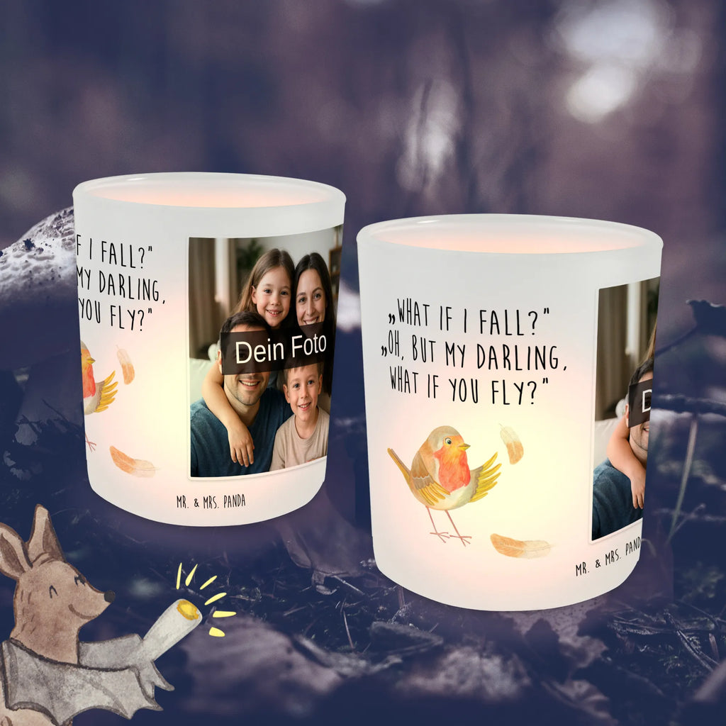 Personalisiertes Foto Windlicht Rotkehlchen Federn Windlicht Garten mit Foto, Windlicht Outdoor, Windlicht Design, Windlicht Klein, Windlicht Vintage mit Foto, Windlicht Laterne, Windlicht Modern, Windlichter mit Foto, Windlicht Wohnzimmer, Windlicht Glas mit Wunschfoto, Windlicht Kerzenhalter, Windlicht Nachhaltig, Windlicht Draußen selber gestalten, Windlicht Boho, Teelichthalter mit Wunschfoto, Windlicht Geschenk, Foto Teelichthalter, Windlicht Handgemacht, Windlicht Terrasse, Windlicht Dekoration mit Foto, Windlicht Romantisch, Windlicht mit Foto, Teelichthalter für draußen selber gestalten, Teelichthalter Outdoor mit Foto, Teelichthalter mit Foto, Windlicht Balkon, Teelicht Glas mit Foto, Windlicht Für Draußen, Windlicht Groß, Windlicht Skandinavisch, Tiermotive, Gute Laune, lustige Sprüche, Tiere, What if i fall, Rotkehlchen, Motivation Sprüche, Spruch Mut, fliegen, Motivationsbilder, Spruch Motivation, Vogel