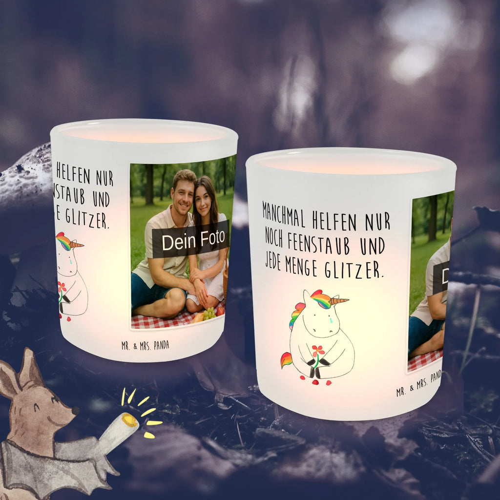 Personalisiertes Foto Windlicht Einhorn Traurig Teelicht Glas mit Foto, Windlicht Terrasse, Teelichthalter mit Wunschfoto, Windlicht Wohnzimmer, Teelichthalter für draußen selber gestalten, Windlicht Nachhaltig, Windlicht Skandinavisch, Windlicht Balkon, Windlicht Draußen selber gestalten, Windlicht Kerzenhalter, Windlicht Boho, Windlicht Garten mit Foto, Windlicht Dekoration mit Foto, Windlicht Handgemacht, Windlicht Für Draußen, Windlicht Romantisch, Teelichthalter mit Foto, Windlicht Modern, Windlicht Groß, Windlicht Geschenk, Windlicht Klein, Windlicht Laterne, Windlichter mit Foto, Foto Teelichthalter, Windlicht Design, Windlicht Glas mit Wunschfoto, Windlicht mit Foto, Teelichthalter Outdoor mit Foto, Windlicht Outdoor, Windlicht Vintage mit Foto, Einhorn, Einhörner, Einhorn Deko, Unicorn, Trösten. Freundschaft, Glitzer, Freunde, Blume, Liebe, Grußkarte, Trauer