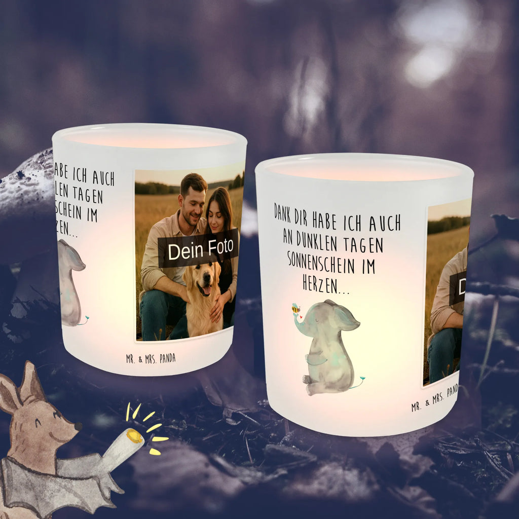 Personalisiertes Foto Windlicht Elefant Biene Windlicht Draußen selber gestalten, Windlicht Vintage mit Foto, Windlicht mit Foto, Teelichthalter Outdoor mit Foto, Windlicht Groß, Windlicht Boho, Windlicht Outdoor, Windlicht Geschenk, Windlicht Skandinavisch, Foto Teelichthalter, Windlicht Klein, Teelichthalter für draußen selber gestalten, Windlicht Wohnzimmer, Windlicht Nachhaltig, Teelichthalter mit Foto, Windlicht Dekoration mit Foto, Windlichter mit Foto, Windlicht Romantisch, Teelicht Glas mit Foto, Windlicht Terrasse, Windlicht Modern, Windlicht Garten mit Foto, Windlicht Laterne, Windlicht Kerzenhalter, Windlicht Handgemacht, Teelichthalter mit Wunschfoto, Windlicht Glas mit Wunschfoto, Windlicht Für Draußen, Windlicht Design, Windlicht Balkon, Tiermotive, Gute Laune, lustige Sprüche, Tiere, Liebesgeschenk, Liebesspruch, Jahrestag, Hochzeitsgeschenk, Biene, Elefant, Liebesbeweis, Liebe, Heiratsantrag