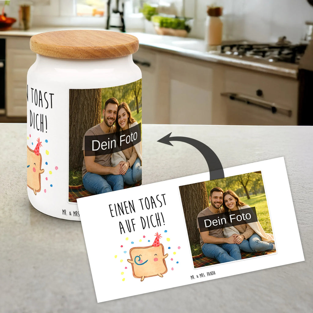 Personalisierte Foto Vorratsdose Toast Party Vorratsdose Als Geschenk Mit Foto, Werbeschenk mit Logo, Vorratsdose Mit Foto Und Text, Vorratsdose Mit Fotodruck, Vorratsdose Mit Bild, Vorratsdose Mit Eigenem Motiv, Vorratsdose Mit Bild Und Namen, Vorratsdose Selbst Gestalten Mit Foto, Werbeschenk mit Bild, Küchenbox Mit Bild, Vorratsdose Mit Foto, Frischhaltedose Mit Eigenem Foto, Vorratsdose Mit Kinderfoto, Vorratsglas Mit Foto, Aufbewahrungsdose Mit Foto, Personalisierte Vorratsdose Mit Bild, Vorratsdose Bedrucken Lassen, Aufbewahrungsdose Mit Bild, Individuelle Vorratsdose Mit Bild, Vorratsdose Mit Familienfoto, Vorratsbehälter Mit Foto, Vorratsdose Personalisiert Mit Foto, Vorratsdose Mit Eigenem Foto, Vorratsdose Mit Wunschfoto, Vorratsdose Mit Haustierfoto, Foto Vorratsdose, Liebe, Partner, Freund, Freundin, Ehemann, Ehefrau, Heiraten, Verlobung, Heiratsantrag, Liebesgeschenk, Jahrestag, Hocheitstag, Mitbringsel, Liebesbeweis, Geschenk für Partner, Hochzeitstag, für Ehemann, Geschenk für Frauen, Valentinstag, Geschenk für Freundin, für Männer