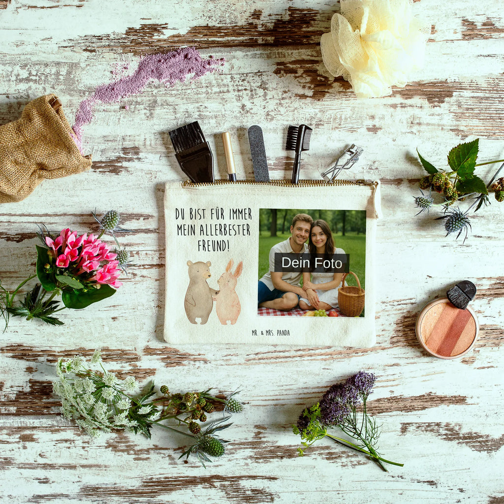 Personalisierte Foto Schminktasche Bär und Hase Umarmen Kulturbeutel Damen Mit Foto, Kosmetiktasche Damen Mit Bild, Schminktasche Geschenk Mit Foto, Schminktasche Für Teenager Mit Bild, Schminktasche Leder Mit Fotodruck, Schminktasche Mit Wunschfoto, Schminktasche Reise Mit Foto, Schminktasche Stoff Mit Eigenem Foto, Schminktasche Mit Muster Und Foto, Schminktasche Mit Fächern Und Bild, Schminktasche Für Unterwegs Mit Foto, Aufbewahrung Für Schminke Mit Foto, Schminktasche Klein Mit Foto, Schminktasche Für Mädchen Mit Foto, Schminktasche Nachhaltig Mit Bild, Schminktasche Mit Eigenem Bild, Make-Up Tasche Mit Foto, Kosmetiktasche Für Handtasche Mit Foto, Schminkbeutel Mit Fotodruck, Schminktasche Mit Reißverschluss Und Foto, Schminktäschchen Mit Bild, Stiftetasche Mit Eigenem Foto, Kosmetiktasche Zum Mitnehmen Mit Bild, Stifteaufbewahrung Mit Bild, Reise-Kosmetiktasche Mit Eigenem Motiv, Personalisierte Schminktasche Mit Foto, Schminktasche Tiermotiv Mit Eigenem Bild, Schminktasche Groß Mit Bild, Schminktasche Blumen Mit Foto, Kosmetiktasche Organizer Mit Foto, Kosmetiktasche Mit Foto, Schminktasche Zum Aufhängen Mit Bild, Schminktasche Mit Foto, Liebe, Partner, Freund, Freundin, Ehemann, Ehefrau, Heiraten, Verlobung, Heiratsantrag, Liebesgeschenk, Jahrestag, Hocheitstag, Bär, bester Freund, Bärchen, best friends, Hase, Freunde