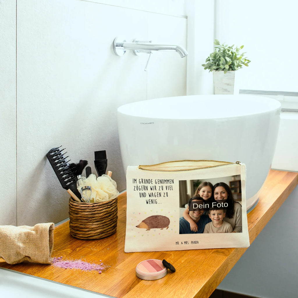 Personalisierte Foto Schminktasche Igel Herzen Stifteaufbewahrung Mit Bild, Schminktasche Groß Mit Bild, Schminktasche Blumen Mit Foto, Schminktasche Reise Mit Foto, Schminktasche Stoff Mit Eigenem Foto, Kosmetiktasche Für Handtasche Mit Foto, Make-Up Tasche Mit Foto, Kosmetiktasche Mit Foto, Schminktasche Leder Mit Fotodruck, Kosmetiktasche Zum Mitnehmen Mit Bild, Kosmetiktasche Damen Mit Bild, Kosmetiktasche Organizer Mit Foto, Schminktasche Tiermotiv Mit Eigenem Bild, Schminktasche Mit Muster Und Foto, Schminkbeutel Mit Fotodruck, Schminktasche Für Teenager Mit Bild, Schminktäschchen Mit Bild, Schminktasche Geschenk Mit Foto, Reise-Kosmetiktasche Mit Eigenem Motiv, Schminktasche Nachhaltig Mit Bild, Schminktasche Mit Wunschfoto, Schminktasche Mit Foto, Aufbewahrung Für Schminke Mit Foto, Schminktasche Zum Aufhängen Mit Bild, Kulturbeutel Damen Mit Foto, Personalisierte Schminktasche Mit Foto, Schminktasche Mit Reißverschluss Und Foto, Schminktasche Für Unterwegs Mit Foto, Stiftetasche Mit Eigenem Foto, Schminktasche Klein Mit Foto, Schminktasche Für Mädchen Mit Foto, Schminktasche Mit Eigenem Bild, Schminktasche Mit Fächern Und Bild, Tiermotive, Gute Laune, lustige Sprüche, Tiere, Herzen, Kuss, Leben, Herz, Vertrauen, Liebe, Igel