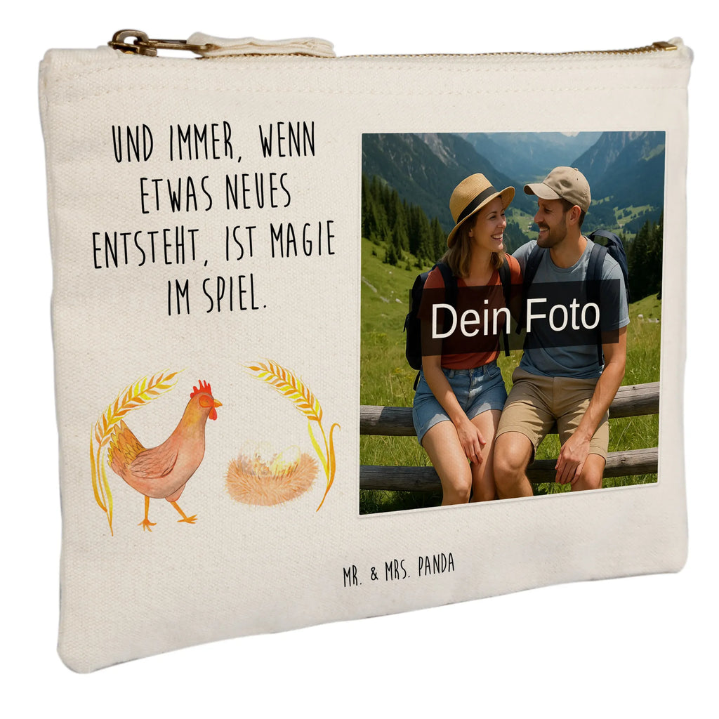Personalisierte Foto Schminktasche Huhn Stolz Schminktasche Zum Aufhängen Mit Bild, Schminktasche Leder Mit Fotodruck, Aufbewahrung Für Schminke Mit Foto, Schminktasche Für Mädchen Mit Foto, Kosmetiktasche Damen Mit Bild, Schminktasche Mit Wunschfoto, Stiftetasche Mit Eigenem Foto, Schminktasche Mit Reißverschluss Und Foto, Schminktasche Stoff Mit Eigenem Foto, Schminktasche Blumen Mit Foto, Schminktasche Nachhaltig Mit Bild, Schminktasche Mit Foto, Schminktasche Groß Mit Bild, Reise-Kosmetiktasche Mit Eigenem Motiv, Schminktasche Klein Mit Foto, Make-Up Tasche Mit Foto, Schminktasche Reise Mit Foto, Schminktasche Mit Muster Und Foto, Schminkbeutel Mit Fotodruck, Kosmetiktasche Organizer Mit Foto, Kosmetiktasche Für Handtasche Mit Foto, Schminktäschchen Mit Bild, Kosmetiktasche Zum Mitnehmen Mit Bild, Schminktasche Geschenk Mit Foto, Kulturbeutel Damen Mit Foto, Schminktasche Mit Eigenem Bild, Schminktasche Für Teenager Mit Bild, Stifteaufbewahrung Mit Bild, Kosmetiktasche Mit Foto, Personalisierte Schminktasche Mit Foto, Schminktasche Mit Fächern Und Bild, Schminktasche Für Unterwegs Mit Foto, Schminktasche Tiermotiv Mit Eigenem Bild, Bauernhof, Hoftiere, Landwirt, Landwirtin, Hühner, Spruch, Landleben, Motivation, Magie, Schwangerschaft, Eier, Henne, Hahn, Hof, Geburt
