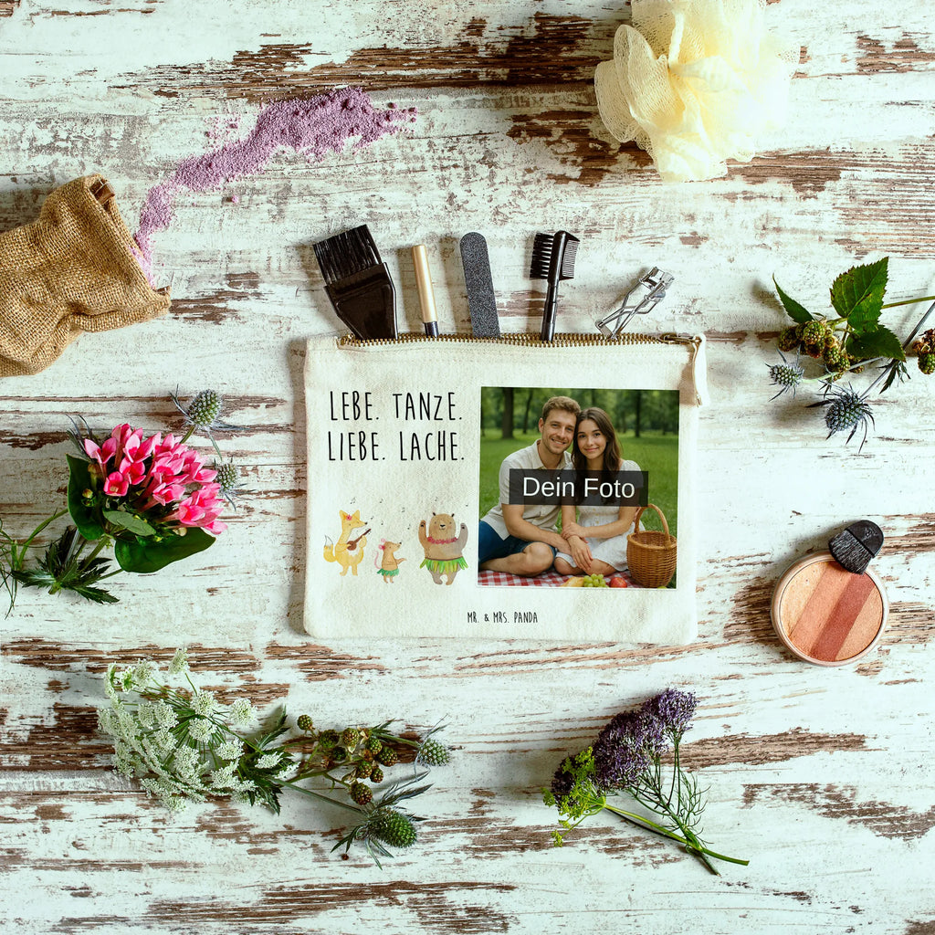 Personalisierte Foto Schminktasche Waldtiere Aloha Schminktasche Mit Reißverschluss Und Foto, Schminktasche Leder Mit Fotodruck, Schminktasche Mit Fächern Und Bild, Schminktasche Für Mädchen Mit Foto, Schminktasche Stoff Mit Eigenem Foto, Schminktäschchen Mit Bild, Kosmetiktasche Damen Mit Bild, Personalisierte Schminktasche Mit Foto, Schminktasche Mit Muster Und Foto, Schminktasche Groß Mit Bild, Aufbewahrung Für Schminke Mit Foto, Kosmetiktasche Für Handtasche Mit Foto, Make-Up Tasche Mit Foto, Schminktasche Zum Aufhängen Mit Bild, Schminktasche Reise Mit Foto, Schminktasche Für Unterwegs Mit Foto, Schminktasche Tiermotiv Mit Eigenem Bild, Stifteaufbewahrung Mit Bild, Schminktasche Mit Wunschfoto, Kosmetiktasche Mit Foto, Kosmetiktasche Zum Mitnehmen Mit Bild, Kulturbeutel Damen Mit Foto, Schminkbeutel Mit Fotodruck, Schminktasche Mit Foto, Schminktasche Blumen Mit Foto, Schminktasche Mit Eigenem Bild, Stiftetasche Mit Eigenem Foto, Schminktasche Geschenk Mit Foto, Schminktasche Für Teenager Mit Bild, Reise-Kosmetiktasche Mit Eigenem Motiv, Schminktasche Klein Mit Foto, Schminktasche Nachhaltig Mit Bild, Kosmetiktasche Organizer Mit Foto, Tiermotive, Gute Laune, lustige Sprüche, Tiere, Lachen, Waldtiere, Wald, Aloha, Bär, Leben, Igel, Musik, Hase, Tanzen