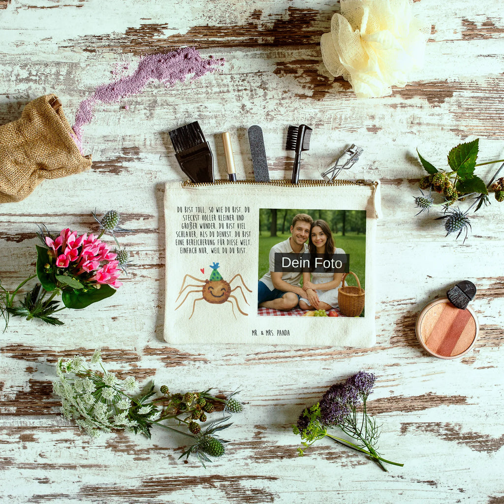 Personalisierte Foto Schminktasche Spinne Agathe Party Kosmetiktasche Mit Foto, Kosmetiktasche Zum Mitnehmen Mit Bild, Stifteaufbewahrung Mit Bild, Schminktäschchen Mit Bild, Schminktasche Mit Eigenem Bild, Make-Up Tasche Mit Foto, Aufbewahrung Für Schminke Mit Foto, Kosmetiktasche Damen Mit Bild, Schminktasche Für Mädchen Mit Foto, Schminktasche Reise Mit Foto, Kosmetiktasche Organizer Mit Foto, Schminktasche Tiermotiv Mit Eigenem Bild, Schminktasche Blumen Mit Foto, Schminktasche Mit Muster Und Foto, Kulturbeutel Damen Mit Foto, Schminkbeutel Mit Fotodruck, Schminktasche Klein Mit Foto, Kosmetiktasche Für Handtasche Mit Foto, Schminktasche Stoff Mit Eigenem Foto, Schminktasche Groß Mit Bild, Schminktasche Für Unterwegs Mit Foto, Schminktasche Mit Fächern Und Bild, Schminktasche Mit Foto, Schminktasche Mit Wunschfoto, Schminktasche Leder Mit Fotodruck, Reise-Kosmetiktasche Mit Eigenem Motiv, Schminktasche Für Teenager Mit Bild, Schminktasche Zum Aufhängen Mit Bild, Schminktasche Mit Reißverschluss Und Foto, Personalisierte Schminktasche Mit Foto, Schminktasche Nachhaltig Mit Bild, Stiftetasche Mit Eigenem Foto, Schminktasche Geschenk Mit Foto, Spinne Agathe, Spinne, Agathe, Videos, Merchandise, Selbstliebe, Wunder, Motivation, Glück