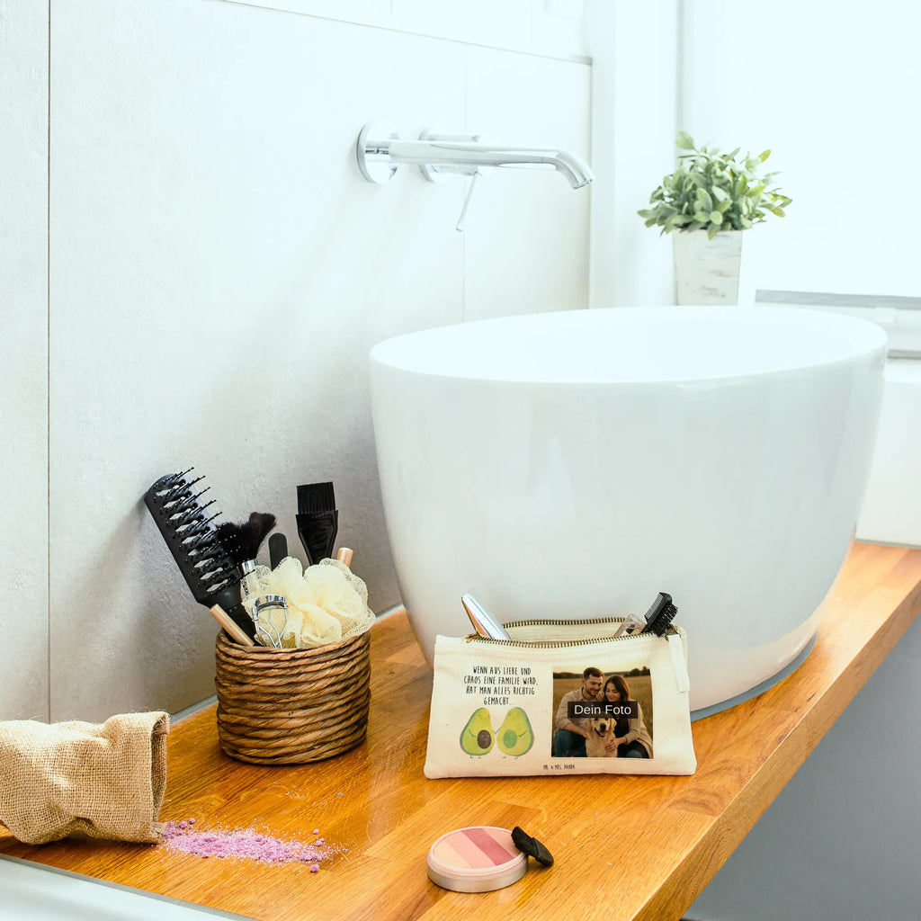 Personalisierte Foto Schminktasche Avocado Pärchen Schminktasche Mit Fächern Und Bild, Schminktasche Klein Mit Foto, Schminktasche Mit Reißverschluss Und Foto, Schminktasche Für Teenager Mit Bild, Schminktasche Nachhaltig Mit Bild, Schminktasche Stoff Mit Eigenem Foto, Schminktasche Mit Foto, Schminktasche Mit Wunschfoto, Stifteaufbewahrung Mit Bild, Schminktasche Leder Mit Fotodruck, Kosmetiktasche Für Handtasche Mit Foto, Make-Up Tasche Mit Foto, Schminktasche Groß Mit Bild, Kulturbeutel Damen Mit Foto, Schminktasche Tiermotiv Mit Eigenem Bild, Schminktasche Reise Mit Foto, Reise-Kosmetiktasche Mit Eigenem Motiv, Personalisierte Schminktasche Mit Foto, Aufbewahrung Für Schminke Mit Foto, Schminktäschchen Mit Bild, Stiftetasche Mit Eigenem Foto, Kosmetiktasche Organizer Mit Foto, Kosmetiktasche Mit Foto, Schminkbeutel Mit Fotodruck, Schminktasche Zum Aufhängen Mit Bild, Schminktasche Mit Muster Und Foto, Schminktasche Für Unterwegs Mit Foto, Kosmetiktasche Damen Mit Bild, Schminktasche Geschenk Mit Foto, Schminktasche Mit Eigenem Bild, Schminktasche Blumen Mit Foto, Kosmetiktasche Zum Mitnehmen Mit Bild, Schminktasche Für Mädchen Mit Foto, Avocado, Veggie, Vegan, Gesund, Familie, Geburt, Avocuddle, Schwangerschaft, Babyshower, Liebe, Kinder, Babyparty, Hochzeit, Avocados