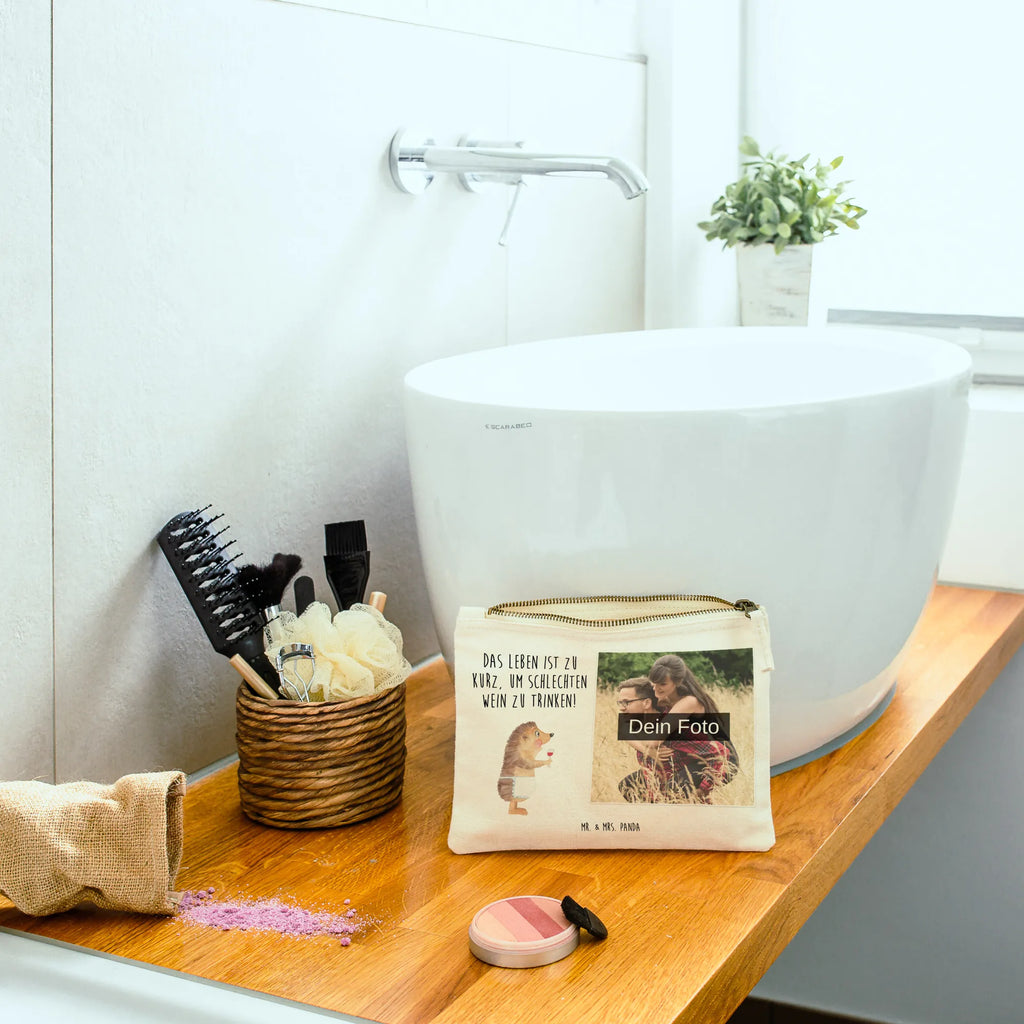 Personalisierte Foto Schminktasche Igel Wein Schminktasche Mit Wunschfoto, Schminktasche Leder Mit Fotodruck, Schminktasche Mit Eigenem Bild, Schminktasche Blumen Mit Foto, Schminktasche Mit Muster Und Foto, Schminktasche Für Unterwegs Mit Foto, Personalisierte Schminktasche Mit Foto, Schminktasche Zum Aufhängen Mit Bild, Schminktasche Klein Mit Foto, Schminktasche Stoff Mit Eigenem Foto, Schminktasche Für Mädchen Mit Foto, Reise-Kosmetiktasche Mit Eigenem Motiv, Schminktasche Reise Mit Foto, Schminktasche Mit Reißverschluss Und Foto, Kosmetiktasche Für Handtasche Mit Foto, Kulturbeutel Damen Mit Foto, Stiftetasche Mit Eigenem Foto, Schminktasche Nachhaltig Mit Bild, Schminktasche Mit Foto, Kosmetiktasche Damen Mit Bild, Aufbewahrung Für Schminke Mit Foto, Kosmetiktasche Organizer Mit Foto, Schminktasche Geschenk Mit Foto, Schminkbeutel Mit Fotodruck, Make-Up Tasche Mit Foto, Kosmetiktasche Zum Mitnehmen Mit Bild, Stifteaufbewahrung Mit Bild, Schminktasche Tiermotiv Mit Eigenem Bild, Kosmetiktasche Mit Foto, Schminktasche Mit Fächern Und Bild, Schminktäschchen Mit Bild, Schminktasche Groß Mit Bild, Schminktasche Für Teenager Mit Bild, Tiermotive, Gute Laune, lustige Sprüche, Tiere, Wein Deko, Wein trinken, Rotwein, Weinglas, Wein Spruch, Geschenk Weinliebhaber, Igel, Geschenk Weintrinker, Weißwein