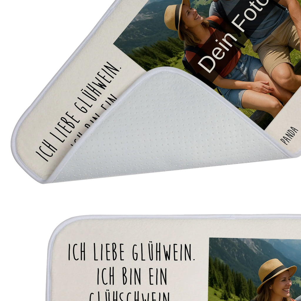 Personalisierte Foto Badematte Schwein Glühwein Gäste-WC Badvorleger Mit Foto, Badvorleger Groß Mit Foto, Badematte selber gestalten, Badvorleger Mit Wunschbild, Badvorleger Mikrofaser Mit Foto, Waschbarer Badvorleger Mit Foto, Rechteckiger Badvorleger Mit Bild, Badvorleger Mit Bild, Badvorleger Mit Eigenem Foto, Gemusterter Badvorleger Mit Bild, Rutschfester Badvorleger Mit Foto, Badvorleger Mit Fotodruck, Badematte Mit Foto, Badvorleger Selbst Gestalten Mit Foto, Klassischer Badvorleger Mit Foto, Badmatte Waschbar Mit Foto, Badezimmerteppich Mit Foto, Vintage Badvorleger Mit Foto, Badematte mit Foto, Badvorleger Mit Eigenem Motiv, Duschvorleger Mit Foto, Firmengeschenk Mit Eigenem Logo, Badvorleger Für Badewanne Mit Bild, Bad Fußmatte Mit Bild, Personaliserter Badvorleger Mit Foto, Badteppich Mit Bild, Design Badvorleger Mit Eigenem Foto, Weicher Badvorleger Mit Bild, Badematte Rutschfest Mit Foto, Schwarzer Badvorleger Mit Bild, Moderner Badvorleger Mit Bild, Badvorleger Klein Mit Bild, Badvorleger Mit Foto, Foto Badvorleger Für Dusche, Teppich Fürs Bad Mit Eigenem Bild, Badgarnitur Mit Foto, Badematten Set Mit Foto, Weißer Badvorleger Mit Foto, Badläufer Mit Bild, Werbegeschenk Mit Foto, Badezimmermatte Mit Foto, Badezimmer Matte Mit Foto, Badvorleger Baumwolle Mit Bild, Saugfähiger Badvorleger Mit Foto, Werbegeschenk Mit Logo, Runder Badvorleger Mit Foto, Winter, Weihnachten, Weihnachtsdeko, Nikolaus, Advent, Heiligabend, Wintermotiv, Glühwein, Glühschwein, Punsch, Weihnachtsmarkt