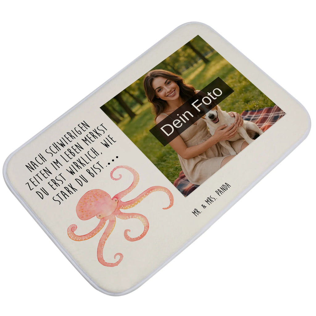 Personalisierte Foto Badematte Tintenfisch Badvorleger Mit Eigenem Motiv, Badematte mit Foto, Badematten Set Mit Foto, Badvorleger Mit Foto, Badvorleger Für Badewanne Mit Bild, Werbegeschenk Mit Logo, Foto Badvorleger Für Dusche, Badvorleger Mit Wunschbild, Badmatte Waschbar Mit Foto, Moderner Badvorleger Mit Bild, Saugfähiger Badvorleger Mit Foto, Badematte Rutschfest Mit Foto, Badteppich Mit Bild, Badvorleger Mit Bild, Badvorleger Selbst Gestalten Mit Foto, Badezimmermatte Mit Foto, Schwarzer Badvorleger Mit Bild, Bad Fußmatte Mit Bild, Design Badvorleger Mit Eigenem Foto, Firmengeschenk Mit Eigenem Logo, Personaliserter Badvorleger Mit Foto, Weicher Badvorleger Mit Bild, Runder Badvorleger Mit Foto, Teppich Fürs Bad Mit Eigenem Bild, Badezimmerteppich Mit Foto, Badgarnitur Mit Foto, Rechteckiger Badvorleger Mit Bild, Klassischer Badvorleger Mit Foto, Badvorleger Mit Fotodruck, Gäste-WC Badvorleger Mit Foto, Badvorleger Baumwolle Mit Bild, Waschbarer Badvorleger Mit Foto, Badvorleger Mikrofaser Mit Foto, Werbegeschenk Mit Foto, Duschvorleger Mit Foto, Badezimmer Matte Mit Foto, Badvorleger Klein Mit Bild, Badematte selber gestalten, Vintage Badvorleger Mit Foto, Weißer Badvorleger Mit Foto, Gemusterter Badvorleger Mit Bild, Rutschfester Badvorleger Mit Foto, Badvorleger Groß Mit Foto, Badvorleger Mit Eigenem Foto, Badläufer Mit Bild, Badematte Mit Foto, Tiermotive, Gute Laune, lustige Sprüche, Tiere, Arme, Tintenfisch, Wasser, Krake, Meer, Ozean, Meerestier