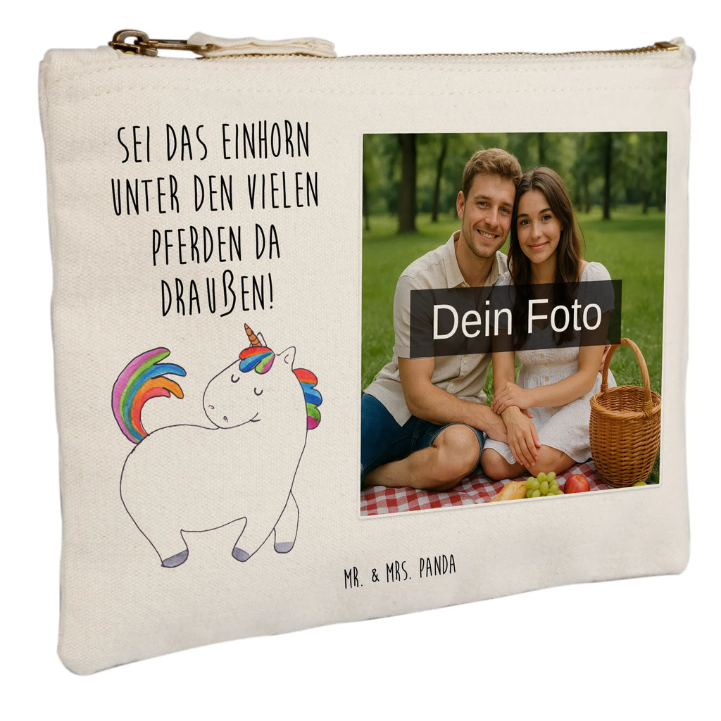 Personalisierte Foto Schminktasche Einhorn Stolzieren Schminktasche Für Unterwegs Mit Foto, Schminktasche Für Mädchen Mit Foto, Schminkbeutel Mit Fotodruck, Schminktasche Für Teenager Mit Bild, Schminktasche Stoff Mit Eigenem Foto, Schminktasche Mit Eigenem Bild, Schminktasche Mit Wunschfoto, Stiftetasche Mit Eigenem Foto, Kosmetiktasche Mit Foto, Schminktasche Tiermotiv Mit Eigenem Bild, Schminktasche Mit Fächern Und Bild, Aufbewahrung Für Schminke Mit Foto, Schminktäschchen Mit Bild, Make-Up Tasche Mit Foto, Reise-Kosmetiktasche Mit Eigenem Motiv, Schminktasche Mit Muster Und Foto, Kulturbeutel Damen Mit Foto, Kosmetiktasche Damen Mit Bild, Schminktasche Mit Foto, Schminktasche Zum Aufhängen Mit Bild, Schminktasche Nachhaltig Mit Bild, Schminktasche Klein Mit Foto, Schminktasche Groß Mit Bild, Schminktasche Blumen Mit Foto, Schminktasche Mit Reißverschluss Und Foto, Personalisierte Schminktasche Mit Foto, Kosmetiktasche Organizer Mit Foto, Schminktasche Leder Mit Fotodruck, Kosmetiktasche Zum Mitnehmen Mit Bild, Schminktasche Reise Mit Foto, Kosmetiktasche Für Handtasche Mit Foto, Schminktasche Geschenk Mit Foto, Stifteaufbewahrung Mit Bild, Einhorn, Einhörner, Einhorn Deko, Unicorn, Freundin, anders, Reiter, bunt, stolz, Pferd, Reiten, Geschenk