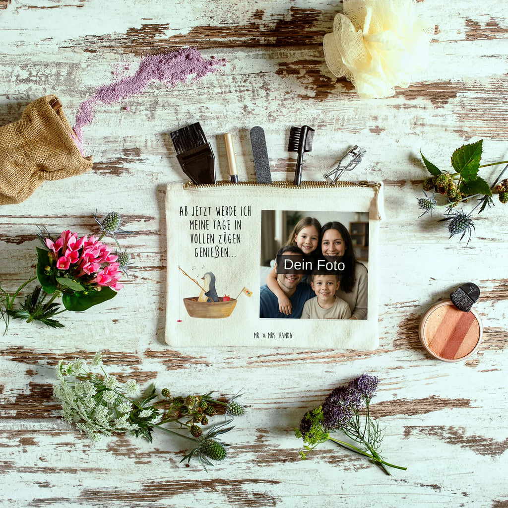 Personalisierte Foto Schminktasche Pinguin Angelboot Schminktasche Reise Mit Foto, Schminktasche Tiermotiv Mit Eigenem Bild, Schminktasche Für Unterwegs Mit Foto, Schminktasche Für Mädchen Mit Foto, Kosmetiktasche Zum Mitnehmen Mit Bild, Schminkbeutel Mit Fotodruck, Schminktasche Mit Reißverschluss Und Foto, Schminktasche Leder Mit Fotodruck, Schminktasche Mit Fächern Und Bild, Schminktasche Mit Eigenem Bild, Schminktäschchen Mit Bild, Schminktasche Mit Foto, Schminktasche Stoff Mit Eigenem Foto, Reise-Kosmetiktasche Mit Eigenem Motiv, Stifteaufbewahrung Mit Bild, Schminktasche Zum Aufhängen Mit Bild, Schminktasche Mit Muster Und Foto, Kosmetiktasche Mit Foto, Schminktasche Groß Mit Bild, Aufbewahrung Für Schminke Mit Foto, Stiftetasche Mit Eigenem Foto, Schminktasche Mit Wunschfoto, Kosmetiktasche Damen Mit Bild, Kosmetiktasche Organizer Mit Foto, Schminktasche Blumen Mit Foto, Personalisierte Schminktasche Mit Foto, Schminktasche Für Teenager Mit Bild, Schminktasche Geschenk Mit Foto, Schminktasche Klein Mit Foto, Make-Up Tasche Mit Foto, Kosmetiktasche Für Handtasche Mit Foto, Kulturbeutel Damen Mit Foto, Schminktasche Nachhaltig Mit Bild, Pinguin, Pinguine, Angelboot, Leben, Trennung, genießen, Lebenslust, Neuanfang, Scheidung, Geschenkidee Liebeskummer, Angeln, Neustart, Boot, Motivation