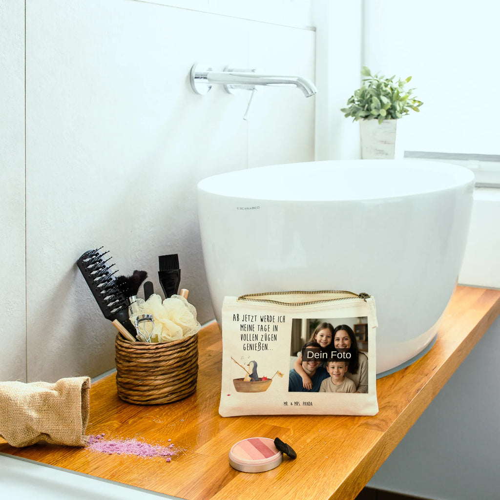 Personalisierte Foto Schminktasche Pinguin Angelboot Schminktasche Reise Mit Foto, Schminktasche Tiermotiv Mit Eigenem Bild, Schminktasche Für Unterwegs Mit Foto, Schminktasche Für Mädchen Mit Foto, Kosmetiktasche Zum Mitnehmen Mit Bild, Schminkbeutel Mit Fotodruck, Schminktasche Mit Reißverschluss Und Foto, Schminktasche Leder Mit Fotodruck, Schminktasche Mit Fächern Und Bild, Schminktasche Mit Eigenem Bild, Schminktäschchen Mit Bild, Schminktasche Mit Foto, Schminktasche Stoff Mit Eigenem Foto, Reise-Kosmetiktasche Mit Eigenem Motiv, Stifteaufbewahrung Mit Bild, Schminktasche Zum Aufhängen Mit Bild, Schminktasche Mit Muster Und Foto, Kosmetiktasche Mit Foto, Schminktasche Groß Mit Bild, Aufbewahrung Für Schminke Mit Foto, Stiftetasche Mit Eigenem Foto, Schminktasche Mit Wunschfoto, Kosmetiktasche Damen Mit Bild, Kosmetiktasche Organizer Mit Foto, Schminktasche Blumen Mit Foto, Personalisierte Schminktasche Mit Foto, Schminktasche Für Teenager Mit Bild, Schminktasche Geschenk Mit Foto, Schminktasche Klein Mit Foto, Make-Up Tasche Mit Foto, Kosmetiktasche Für Handtasche Mit Foto, Kulturbeutel Damen Mit Foto, Schminktasche Nachhaltig Mit Bild, Pinguin, Pinguine, Angelboot, Leben, Trennung, genießen, Lebenslust, Neuanfang, Scheidung, Geschenkidee Liebeskummer, Angeln, Neustart, Boot, Motivation