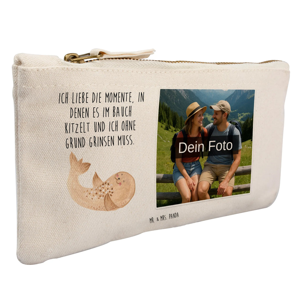 Personalisierte Foto Schminktasche Robbe Liegen Schminktasche Groß Mit Bild, Schminktasche Mit Eigenem Bild, Reise-Kosmetiktasche Mit Eigenem Motiv, Aufbewahrung Für Schminke Mit Foto, Schminktasche Für Unterwegs Mit Foto, Kosmetiktasche Mit Foto, Schminktäschchen Mit Bild, Schminktasche Tiermotiv Mit Eigenem Bild, Kosmetiktasche Organizer Mit Foto, Kosmetiktasche Für Handtasche Mit Foto, Kulturbeutel Damen Mit Foto, Schminktasche Mit Foto, Stifteaufbewahrung Mit Bild, Kosmetiktasche Damen Mit Bild, Schminktasche Reise Mit Foto, Schminkbeutel Mit Fotodruck, Schminktasche Mit Fächern Und Bild, Stiftetasche Mit Eigenem Foto, Schminktasche Mit Muster Und Foto, Kosmetiktasche Zum Mitnehmen Mit Bild, Schminktasche Mit Wunschfoto, Schminktasche Zum Aufhängen Mit Bild, Make-Up Tasche Mit Foto, Schminktasche Blumen Mit Foto, Schminktasche Mit Reißverschluss Und Foto, Schminktasche Für Mädchen Mit Foto, Schminktasche Klein Mit Foto, Schminktasche Nachhaltig Mit Bild, Schminktasche Leder Mit Fotodruck, Schminktasche Für Teenager Mit Bild, Schminktasche Stoff Mit Eigenem Foto, Personalisierte Schminktasche Mit Foto, Schminktasche Geschenk Mit Foto, Tiermotive, Gute Laune, lustige Sprüche, Tiere, Freude, Meerestier, Robben, Seehund, Nordsee, Ostsee, Strand, Robbe, Lachen