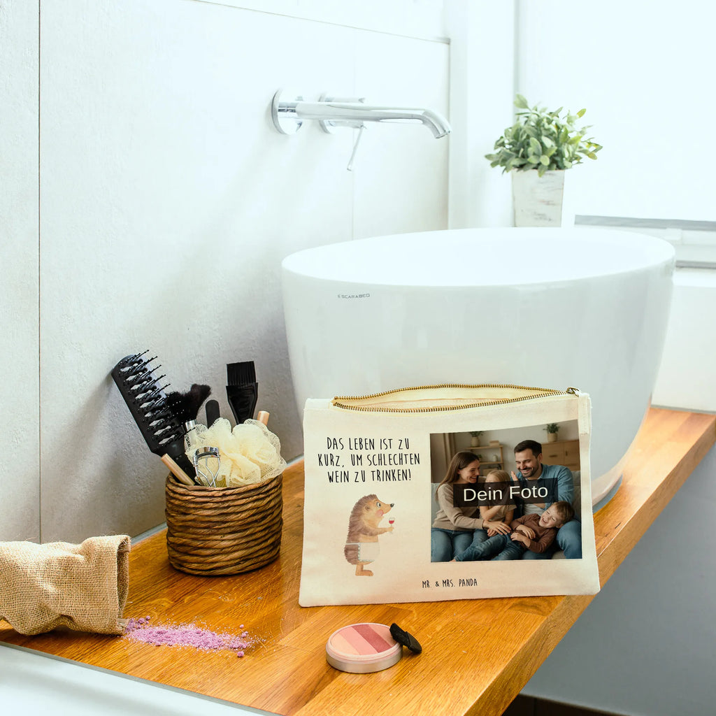 Personalisierte Foto Schminktasche Igel Wein Schminktasche Mit Wunschfoto, Schminktasche Leder Mit Fotodruck, Schminktasche Mit Eigenem Bild, Schminktasche Blumen Mit Foto, Schminktasche Mit Muster Und Foto, Schminktasche Für Unterwegs Mit Foto, Personalisierte Schminktasche Mit Foto, Schminktasche Zum Aufhängen Mit Bild, Schminktasche Klein Mit Foto, Schminktasche Stoff Mit Eigenem Foto, Schminktasche Für Mädchen Mit Foto, Reise-Kosmetiktasche Mit Eigenem Motiv, Schminktasche Reise Mit Foto, Schminktasche Mit Reißverschluss Und Foto, Kosmetiktasche Für Handtasche Mit Foto, Kulturbeutel Damen Mit Foto, Stiftetasche Mit Eigenem Foto, Schminktasche Nachhaltig Mit Bild, Schminktasche Mit Foto, Kosmetiktasche Damen Mit Bild, Aufbewahrung Für Schminke Mit Foto, Kosmetiktasche Organizer Mit Foto, Schminktasche Geschenk Mit Foto, Schminkbeutel Mit Fotodruck, Make-Up Tasche Mit Foto, Kosmetiktasche Zum Mitnehmen Mit Bild, Stifteaufbewahrung Mit Bild, Schminktasche Tiermotiv Mit Eigenem Bild, Kosmetiktasche Mit Foto, Schminktasche Mit Fächern Und Bild, Schminktäschchen Mit Bild, Schminktasche Groß Mit Bild, Schminktasche Für Teenager Mit Bild, Tiermotive, Gute Laune, lustige Sprüche, Tiere, Wein Deko, Wein trinken, Rotwein, Weinglas, Wein Spruch, Geschenk Weinliebhaber, Igel, Geschenk Weintrinker, Weißwein