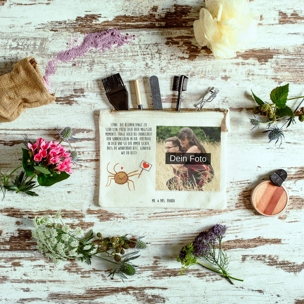 Personalisierte Foto Schminktasche Spinne Agathe Motivation Schminktasche Mit Eigenem Bild, Kosmetiktasche Zum Mitnehmen Mit Bild, Stiftetasche Mit Eigenem Foto, Schminktasche Mit Fächern Und Bild, Schminktasche Für Mädchen Mit Foto, Schminktasche Stoff Mit Eigenem Foto, Kosmetiktasche Damen Mit Bild, Schminktasche Geschenk Mit Foto, Schminktäschchen Mit Bild, Schminktasche Mit Wunschfoto, Schminktasche Blumen Mit Foto, Make-Up Tasche Mit Foto, Stifteaufbewahrung Mit Bild, Schminktasche Klein Mit Foto, Schminktasche Leder Mit Fotodruck, Schminktasche Nachhaltig Mit Bild, Kosmetiktasche Organizer Mit Foto, Schminktasche Reise Mit Foto, Kosmetiktasche Für Handtasche Mit Foto, Schminktasche Mit Muster Und Foto, Schminktasche Mit Reißverschluss Und Foto, Kosmetiktasche Mit Foto, Schminktasche Groß Mit Bild, Schminktasche Für Unterwegs Mit Foto, Schminktasche Tiermotiv Mit Eigenem Bild, Kulturbeutel Damen Mit Foto, Reise-Kosmetiktasche Mit Eigenem Motiv, Schminkbeutel Mit Fotodruck, Schminktasche Zum Aufhängen Mit Bild, Schminktasche Für Teenager Mit Bild, Aufbewahrung Für Schminke Mit Foto, Personalisierte Schminktasche Mit Foto, Schminktasche Mit Foto, Spinne Agathe, Spinne, Agathe, Videos, Merchandise, Vertrauen, Glück, Liebe, Dankeschön, Motivation