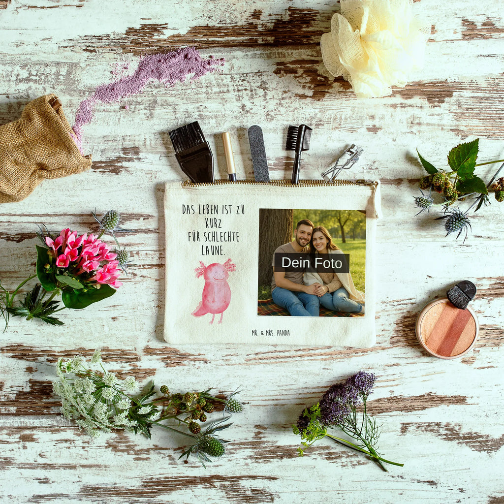 Personalisierte Foto Schminktasche Axolotl Glücklich Schminktasche Reise Mit Foto, Schminktasche Zum Aufhängen Mit Bild, Kosmetiktasche Für Handtasche Mit Foto, Schminktasche Mit Eigenem Bild, Reise-Kosmetiktasche Mit Eigenem Motiv, Schminktasche Für Unterwegs Mit Foto, Kosmetiktasche Mit Foto, Kosmetiktasche Damen Mit Bild, Schminkbeutel Mit Fotodruck, Schminktasche Mit Wunschfoto, Schminktasche Leder Mit Fotodruck, Schminktasche Klein Mit Foto, Schminktäschchen Mit Bild, Personalisierte Schminktasche Mit Foto, Schminktasche Blumen Mit Foto, Kosmetiktasche Organizer Mit Foto, Schminktasche Mit Fächern Und Bild, Schminktasche Tiermotiv Mit Eigenem Bild, Schminktasche Mit Reißverschluss Und Foto, Schminktasche Für Mädchen Mit Foto, Stiftetasche Mit Eigenem Foto, Schminktasche Für Teenager Mit Bild, Schminktasche Mit Muster Und Foto, Schminktasche Nachhaltig Mit Bild, Stifteaufbewahrung Mit Bild, Kosmetiktasche Zum Mitnehmen Mit Bild, Make-Up Tasche Mit Foto, Kulturbeutel Damen Mit Foto, Schminktasche Geschenk Mit Foto, Schminktasche Groß Mit Bild, Schminktasche Mit Foto, Schminktasche Stoff Mit Eigenem Foto, Aufbewahrung Für Schminke Mit Foto, Axolotl, Molch, Motivation, Lurche, Schwanzlurch, Axolot, Lurch, gute Laune