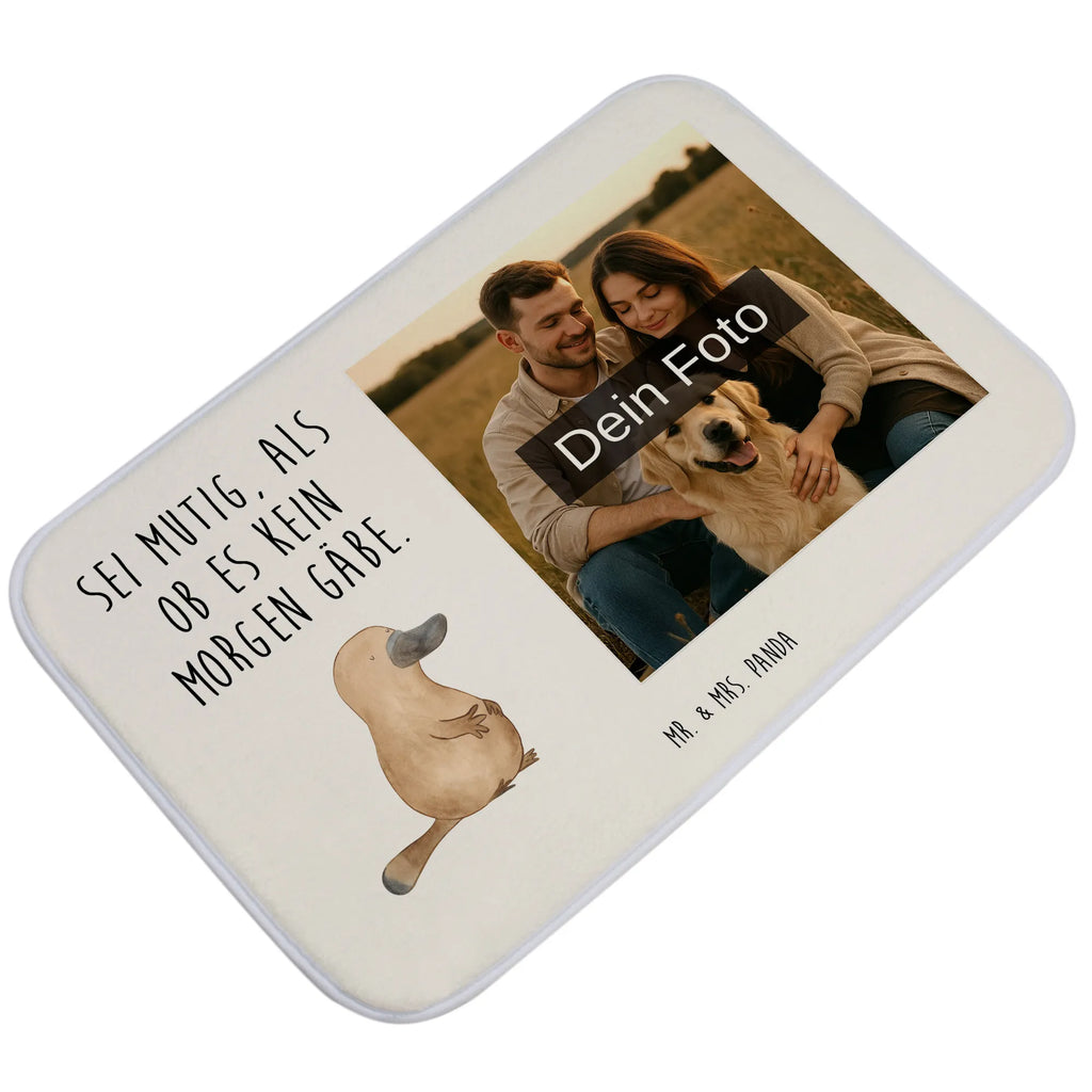 Personalisierte Foto Badematte Schnabeltier Mut Badematte selber gestalten, Moderner Badvorleger Mit Bild, Badvorleger Mikrofaser Mit Foto, Weißer Badvorleger Mit Foto, Rutschfester Badvorleger Mit Foto, Badvorleger Mit Wunschbild, Badezimmermatte Mit Foto, Bad Fußmatte Mit Bild, Runder Badvorleger Mit Foto, Badvorleger Mit Eigenem Motiv, Badvorleger Mit Eigenem Foto, Badvorleger Klein Mit Bild, Badematten Set Mit Foto, Badvorleger Baumwolle Mit Bild, Badematte mit Foto, Teppich Fürs Bad Mit Eigenem Bild, Badvorleger Mit Bild, Vintage Badvorleger Mit Foto, Badvorleger Groß Mit Foto, Badezimmer Matte Mit Foto, Badvorleger Selbst Gestalten Mit Foto, Badläufer Mit Bild, Duschvorleger Mit Foto, Badgarnitur Mit Foto, Gemusterter Badvorleger Mit Bild, Gäste-WC Badvorleger Mit Foto, Werbegeschenk Mit Logo, Weicher Badvorleger Mit Bild, Saugfähiger Badvorleger Mit Foto, Firmengeschenk Mit Eigenem Logo, Klassischer Badvorleger Mit Foto, Personaliserter Badvorleger Mit Foto, Badteppich Mit Bild, Design Badvorleger Mit Eigenem Foto, Waschbarer Badvorleger Mit Foto, Badematte Mit Foto, Schwarzer Badvorleger Mit Bild, Badmatte Waschbar Mit Foto, Badvorleger Für Badewanne Mit Bild, Badvorleger Mit Foto, Werbegeschenk Mit Foto, Badvorleger Mit Fotodruck, Rechteckiger Badvorleger Mit Bild, Badezimmerteppich Mit Foto, Foto Badvorleger Für Dusche, Badematte Rutschfest Mit Foto, Meerestiere, Meer, Urlaub, Arbeit, Neustart, Büro, Motivation, Neuanfang, Lebensweisheit, Schnabeltier, Schnabeltiere, Mut, Raodtrip, mutig, Training, Weltreise