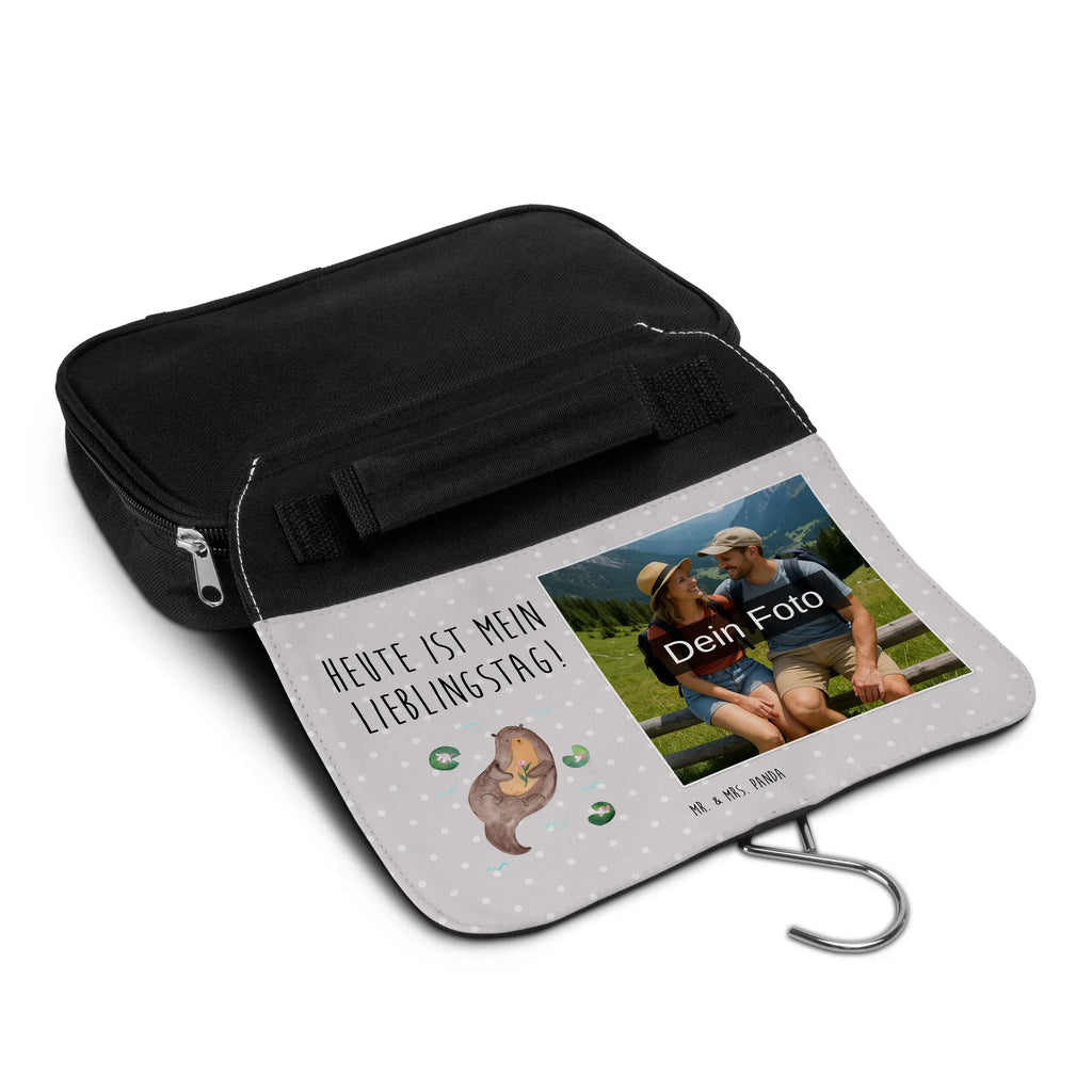 Personalisierter Foto Kulturbeutel Otter Seerose Toilettentasche Mit Wunschbild, Kulturbeutel Baumwolle Mit Wunschbild, Kulturbeutel Mit Foto, Necessaire Mit Bild, Leder Kulturbeutel Mit Foto, Kulturbeutel Zum Aufhängen Mit Foto, Kulturbeutel Selbst Gestalten Mit Foto, Kulturbeutel Mit Spiegel Und Wunschbild, Kulturbeutel Mit Haustierfoto, Kulturtasche Mit Bild, Kulturbeutel Herren Mit Bild, Kosmetiktasche Mit Foto, Fotogeschenk Kulturbeutel, Kulturbeutel Als Geschenk Mit Wunschfoto, Kunststoff Kulturbeutel Mit Foto, Kulturbeutel Für Reisen Mit Foto, Transparenter Kulturbeutel Mit Foto, Kulturbeutel Groß Mit Foto, Kulturbeutel Klein Mit Bild, Kompakter Kulturbeutel Mit Wunschfoto, Wasserdichter Kulturbeutel Mit Bild, Kulturbeutel Kinder Mit Wunschfoto, Reisebeutel Mit Foto, Kulturbeutel Mit Urlaubserinnerung, Kulturbeutel Set Mit Wunschfoto, Kulturbeutel Stoff Mit Foto, Kulturbeutel Mit Reißverschluss Und Foto, Nachhaltiger Kulturbeutel Mit Wunschfoto, Filz Kulturbeutel Mit Wunschbild, Kulturbeutel Mit Haken Und Bild, Kulturbeutel Mit Kinderbild, Waschbeutel Mit Eigenem Foto, Personalisierter Kulturbeutel Mit Wunschfoto, Kulturbeutel Mit Familienfoto, Kulturbeutel Damen Mit Foto, Kulturbeutel Mit Fächern Und Foto, Otter, Fischotter, Seeotter, Otter Seeotter See Otter