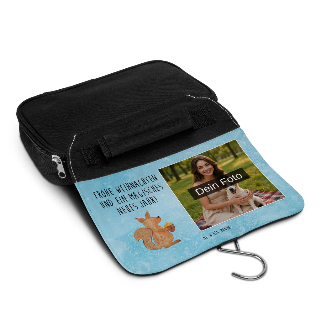 Personalisierter Foto Kulturbeutel Eichhörnchen Weihnachten Kompakter Kulturbeutel Mit Wunschfoto, Kulturbeutel Mit Spiegel Und Wunschbild, Kulturbeutel Mit Foto, Nachhaltiger Kulturbeutel Mit Wunschfoto, Kulturbeutel Groß Mit Foto, Kulturbeutel Mit Haken Und Bild, Kosmetiktasche Mit Foto, Kulturbeutel Als Geschenk Mit Wunschfoto, Transparenter Kulturbeutel Mit Foto, Kulturbeutel Damen Mit Foto, Kulturbeutel Herren Mit Bild, Kunststoff Kulturbeutel Mit Foto, Leder Kulturbeutel Mit Foto, Kulturtasche Mit Bild, Personalisierter Kulturbeutel Mit Wunschfoto, Wasserdichter Kulturbeutel Mit Bild, Reisebeutel Mit Foto, Kulturbeutel Stoff Mit Foto, Kulturbeutel Mit Reißverschluss Und Foto, Kulturbeutel Mit Familienfoto, Waschbeutel Mit Eigenem Foto, Kulturbeutel Set Mit Wunschfoto, Kulturbeutel Kinder Mit Wunschfoto, Kulturbeutel Mit Kinderbild, Kulturbeutel Mit Fächern Und Foto, Kulturbeutel Zum Aufhängen Mit Foto, Toilettentasche Mit Wunschbild, Kulturbeutel Für Reisen Mit Foto, Fotogeschenk Kulturbeutel, Filz Kulturbeutel Mit Wunschbild, Kulturbeutel Mit Haustierfoto, Kulturbeutel Klein Mit Bild, Kulturbeutel Selbst Gestalten Mit Foto, Kulturbeutel Baumwolle Mit Wunschbild, Necessaire Mit Bild, Kulturbeutel Mit Urlaubserinnerung, Winter, Weihnachten, Weihnachtsdeko, Nikolaus, Advent, Heiligabend, Wintermotiv, Frohe Weihnachten, Guten Rutsch, Neujahr, Weihnachtsgruß, Weihnachtsmotiv, Frohes neues Jahr, Vogel