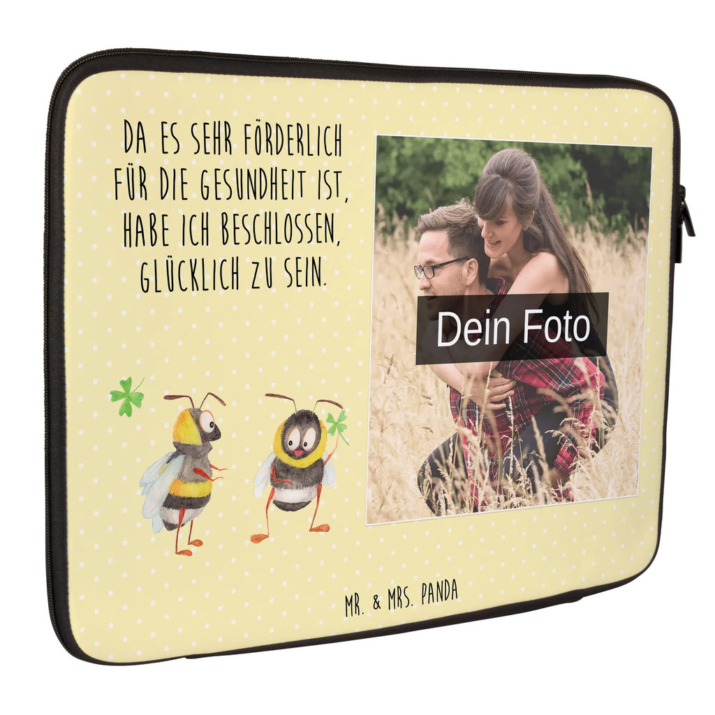 Personalisierte Foto Notebook Tasche Hummeln Kleeblatt Studenten-Notebooktasche Mit Foto., Laptop-Messenger-Bag Mit Wunschfoto, Personalisierte Notebooktasche Mit Bild, Wasserfeste Notebooktasche Mit Wunschfoto, Notebooktasche Mit Foto, Büro-Notebooktasche Mit Wunschbild, Laptop-Aktentasche Mit Fotomotiv, Ergonomische Notebooktasche Mit Fotodruck, Business Notebooktasche Mit Foto, Vintage Notebooktasche Mit Foto, Notebook-Querträger Mit Foto, Leichte Notebooktasche Mit Foto, Casual Notebooktasche Mit Wunschfoto, Laptop-Umhängetasche Mit Wunschbild, Gepolsterte Notebooktasche Mit Foto, Notebook-Rucksack Mit Fotodruck, Notebook-Tasche Aus Nylon Mit Wunschbild, Rucksackstil Notebooktasche Mit Foto, Klassische Notebooktasche Mit Wunschbild, Notebooktasche Mit Organizerfach Und Foto, Notebooktasche Für 15 Zoll Mit Wunschbild, Notebook-Umhängetasche Mit Foto, Notebooktasche Mit Schultergurt Und Bild, Notebooktasche Für Damen Mit Fotomotiv, Notebooktasche Für Herren Mit Foto, Laptop-Case Mit Eigenem Foto, Notebook-Tasche Aus Neopren Mit Foto, Moderne Notebooktasche Mit Fotodruck, Notebooktasche Mit Tragegriff Und Fotodruck, Notebook-Aktentasche Mit Foto, Slim Notebooktasche Mit Fotodruck, Notebook-Tasche Aus Canvas Mit Fotodruck, Minimalistische Notebooktasche Mit Fotodruck, Notebooktasche Für 13 Zoll Mit Fotodruck, Notebookhülle Mit Wunschfoto, Notebooktasche Mit Reißverschluss Und Foto, Notebooktasche Für 17 Zoll Mit Foto, Robuste Notebooktasche Mit Wunschfoto, Notebooktasche Mit Zubehörfach Und Bild, Reisegeeignete Notebooktasche Mit Foto, Laptoptasche Mit Fotodruck, Notebook-Tasche Aus Leder Mit Bild, Laptop-Rucksack Mit Eigenem Bild, Notebook-Sleeve Mit Fotopersonalisierung, Tiermotive, Gute Laune, lustige Sprüche, Tiere, glücklich sein, Biene Deko, Spruch schön, glücklich werden, Hummel, Spruch positiv, Spruch fröhlich, Biene