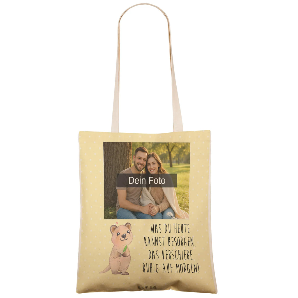 Personalisierte Foto Einkaufstasche Quokka Happy Tragetasche Mit Motiv Und Foto, Tragetasche Mit Eigenem Bild, Tragetasche Für Damen Mit Wunschfoto, Tragetasche Mit Foto Und Namen, Vintage Tragetasche Mit Foto, Große Tragetasche Mit Bild, Tragetasche Mit Wunschfoto, Einkaufstasche Mit Bild, Jutetasche Mit Wunschfoto, Baumwolltasche Mit Foto, Tragetasche Für Schule Mit Bild, Faltbare Tragetasche Mit Foto, Tragetasche Für Kinder Mit Foto, Tragetasche Mit Bild Und Text, Nachhaltige Tragetasche Mit Foto, Tragetasche Selbst Gestalten Mit Foto, Tragetasche Modern Mit Fotodruck, Tragetasche Für Büro Mit Foto, Tragetasche Bedruckt Mit Foto, Tragetasche Mit Foto, Wiederverwendbare Tragetasche Mit Wunschfoto, Design Tragetasche Mit Bild, Tragetasche Für Einkäufe Mit Foto, Stofftasche Mit Foto, Umweltfreundliche Tragetasche Mit Bild, Leinentasche Mit Bild, Tragetasche Für Herren Mit Bild, Bunte Tragetasche Mit Bild, Tragetasche Für Alltag Mit Bild, Tragetasche Mit Fotodruck, Kleine Tragetasche Mit Wunschfoto, Lustige Tragetasche Mit Foto, Tragetasche Als Geschenk Mit Foto, Personalisierte Tragetasche Mit Foto, Tiermotive, Gute Laune, lustige Sprüche, Tiere, Aufschieberitis, Dinge erledigen, Verschieben, Lustiger Spruch, Niedliches Tier, Quokka