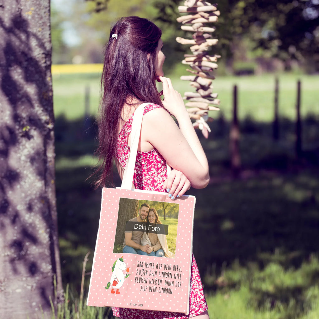 Personalisierte Foto Einkaufstasche Einhorn Gärtner Tragetasche Mit Bild Und Text, Tragetasche Für Herren Mit Bild, Einkaufstasche Mit Bild, Design Tragetasche Mit Bild, Tragetasche Mit Wunschfoto, Tragetasche Für Einkäufe Mit Foto, Umweltfreundliche Tragetasche Mit Bild, Tragetasche Für Schule Mit Bild, Tragetasche Bedruckt Mit Foto, Tragetasche Für Kinder Mit Foto, Tragetasche Mit Foto Und Namen, Tragetasche Mit Eigenem Bild, Tragetasche Für Damen Mit Wunschfoto, Bunte Tragetasche Mit Bild, Faltbare Tragetasche Mit Foto, Nachhaltige Tragetasche Mit Foto, Tragetasche Für Büro Mit Foto, Tragetasche Modern Mit Fotodruck, Vintage Tragetasche Mit Foto, Stofftasche Mit Foto, Kleine Tragetasche Mit Wunschfoto, Tragetasche Für Alltag Mit Bild, Tragetasche Mit Foto, Baumwolltasche Mit Foto, Tragetasche Mit Motiv Und Foto, Tragetasche Selbst Gestalten Mit Foto, Tragetasche Mit Fotodruck, Lustige Tragetasche Mit Foto, Große Tragetasche Mit Bild, Jutetasche Mit Wunschfoto, Tragetasche Als Geschenk Mit Foto, Personalisierte Tragetasche Mit Foto, Leinentasche Mit Bild, Wiederverwendbare Tragetasche Mit Wunschfoto, Einhorn, Einhörner, Einhorn Deko, Unicorn, Lebenslust, Freundin, Stiefel, Gießkanne, Giesskanne, Garten, Blume, Luftballon, Freude