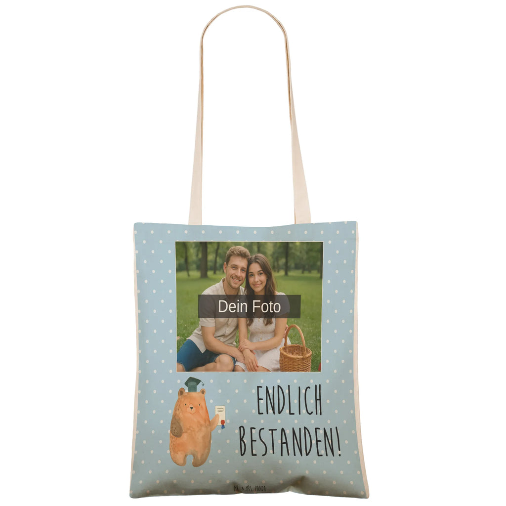 Personalisierte Foto Einkaufstasche Bär Prüfung Einkaufstasche Mit Bild, Tragetasche Mit Wunschfoto, Nachhaltige Tragetasche Mit Foto, Design Tragetasche Mit Bild, Stofftasche Mit Foto, Tragetasche Für Kinder Mit Foto, Tragetasche Mit Foto, Tragetasche Modern Mit Fotodruck, Tragetasche Für Alltag Mit Bild, Große Tragetasche Mit Bild, Wiederverwendbare Tragetasche Mit Wunschfoto, Tragetasche Mit Fotodruck, Tragetasche Mit Motiv Und Foto, Bunte Tragetasche Mit Bild, Tragetasche Für Einkäufe Mit Foto, Vintage Tragetasche Mit Foto, Umweltfreundliche Tragetasche Mit Bild, Leinentasche Mit Bild, Tragetasche Mit Eigenem Bild, Tragetasche Bedruckt Mit Foto, Lustige Tragetasche Mit Foto, Kleine Tragetasche Mit Wunschfoto, Tragetasche Für Herren Mit Bild, Tragetasche Mit Bild Und Text, Tragetasche Für Damen Mit Wunschfoto, Baumwolltasche Mit Foto, Tragetasche Für Büro Mit Foto, Personalisierte Tragetasche Mit Foto, Tragetasche Für Schule Mit Bild, Tragetasche Mit Foto Und Namen, Faltbare Tragetasche Mit Foto, Tragetasche Als Geschenk Mit Foto, Tragetasche Selbst Gestalten Mit Foto, Jutetasche Mit Wunschfoto, Bär, Teddy, Teddybär, Prüfung bestanden, Abitur, Zeugnis, Abschluss, Abschlusszeugnis, Prüfungen